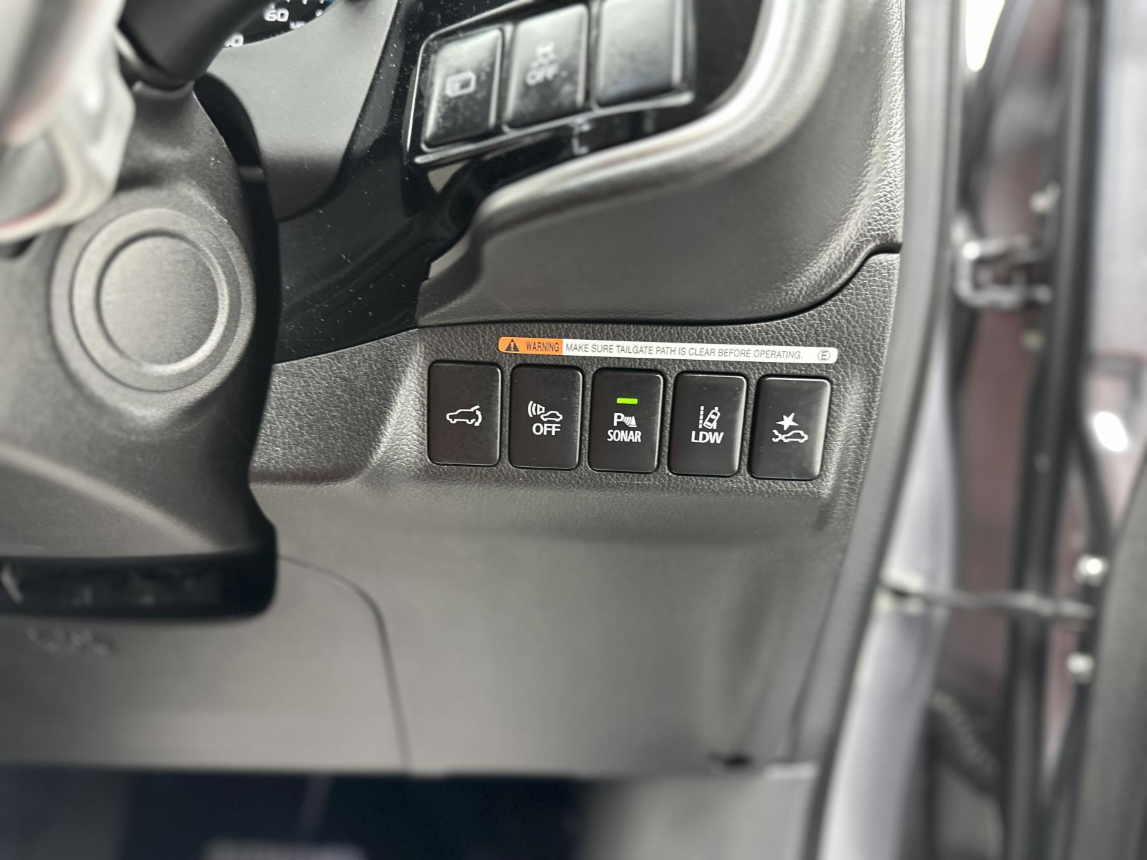 Mitsubishi Outlander 2.0h 12kWh 5hs SUV 5dr Petrol Plug-in Hybrid CVT 4WD Euro 6 (s/s) (200 ps)