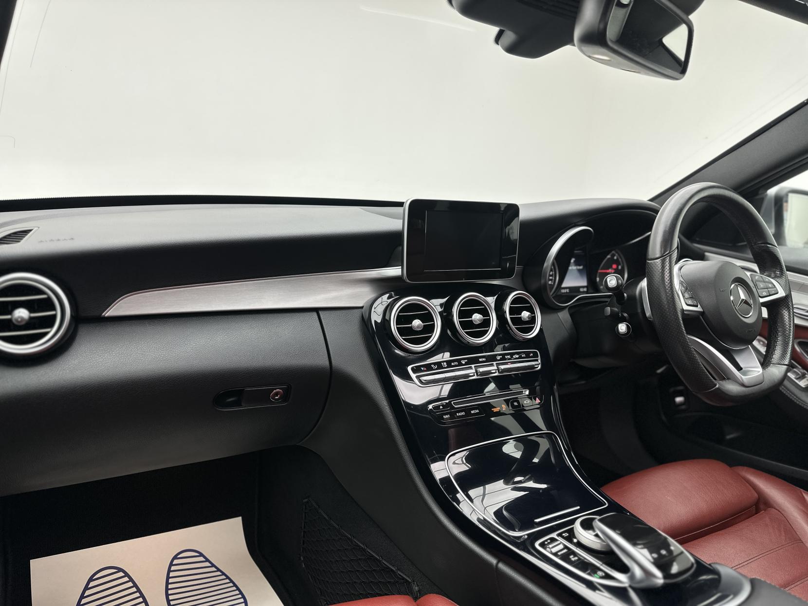 Mercedes-Benz C Class 2.1 C220d AMG Line (Premium) Estate 5dr Diesel 7G-Tronic+ Euro 6 (s/s) (170 ps)