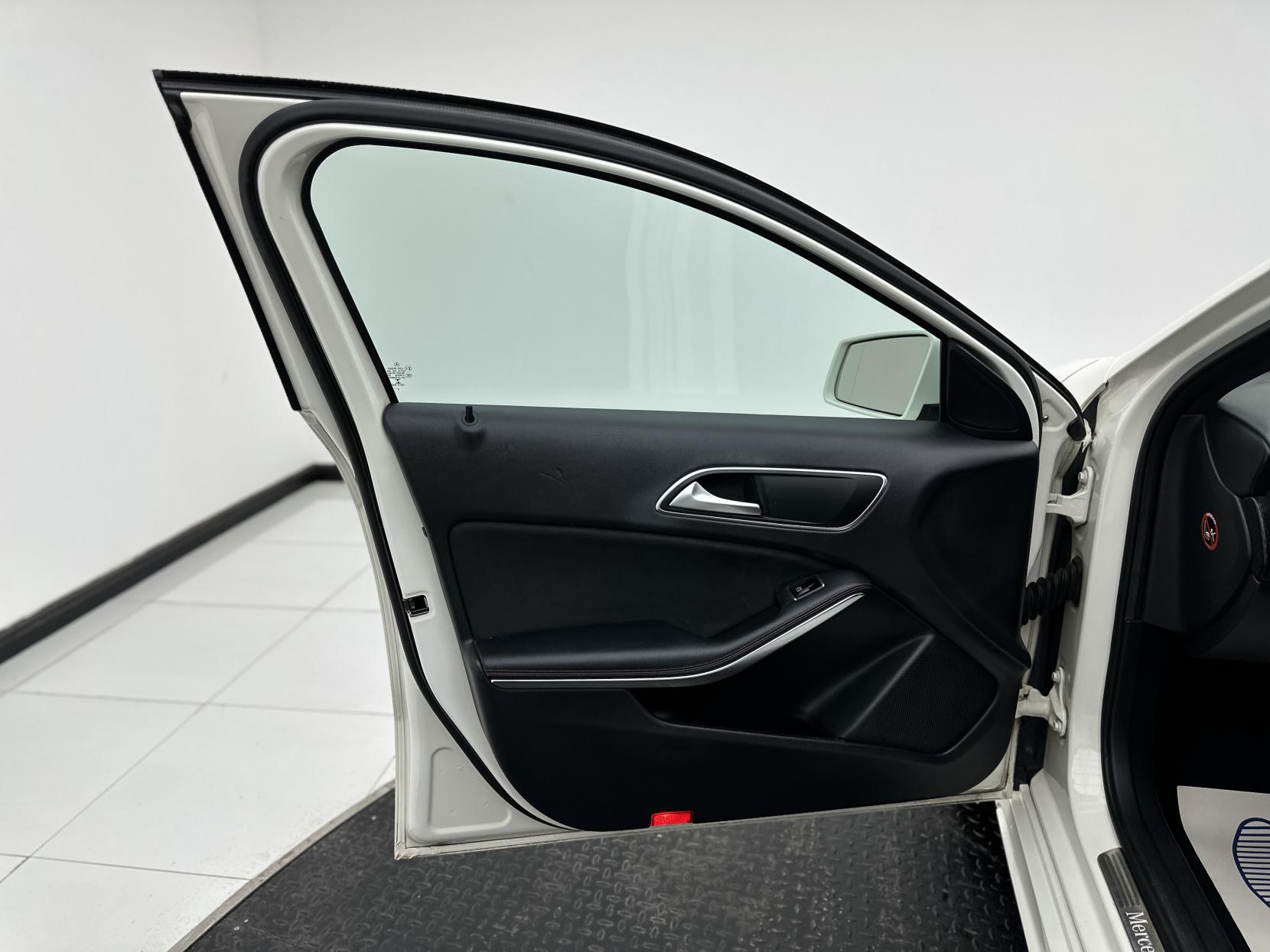 Mercedes-Benz A Class 1.5 A180 CDI AMG Sport Hatchback 5dr Diesel 7G-DCT Euro 6 (s/s) (109 ps)