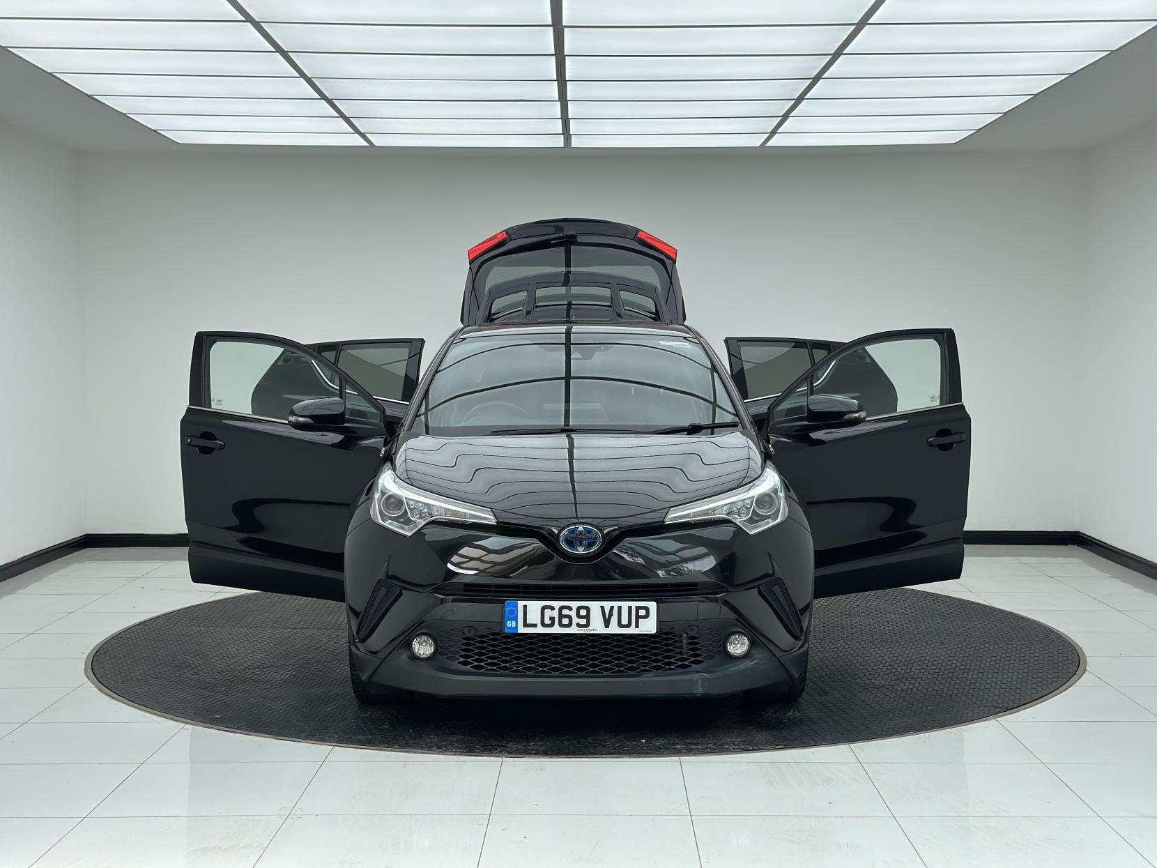 Toyota C-HR 1.8 VVT-h Design SUV 5dr Petrol Hybrid CVT Euro 6 (s/s) (122 ps)
