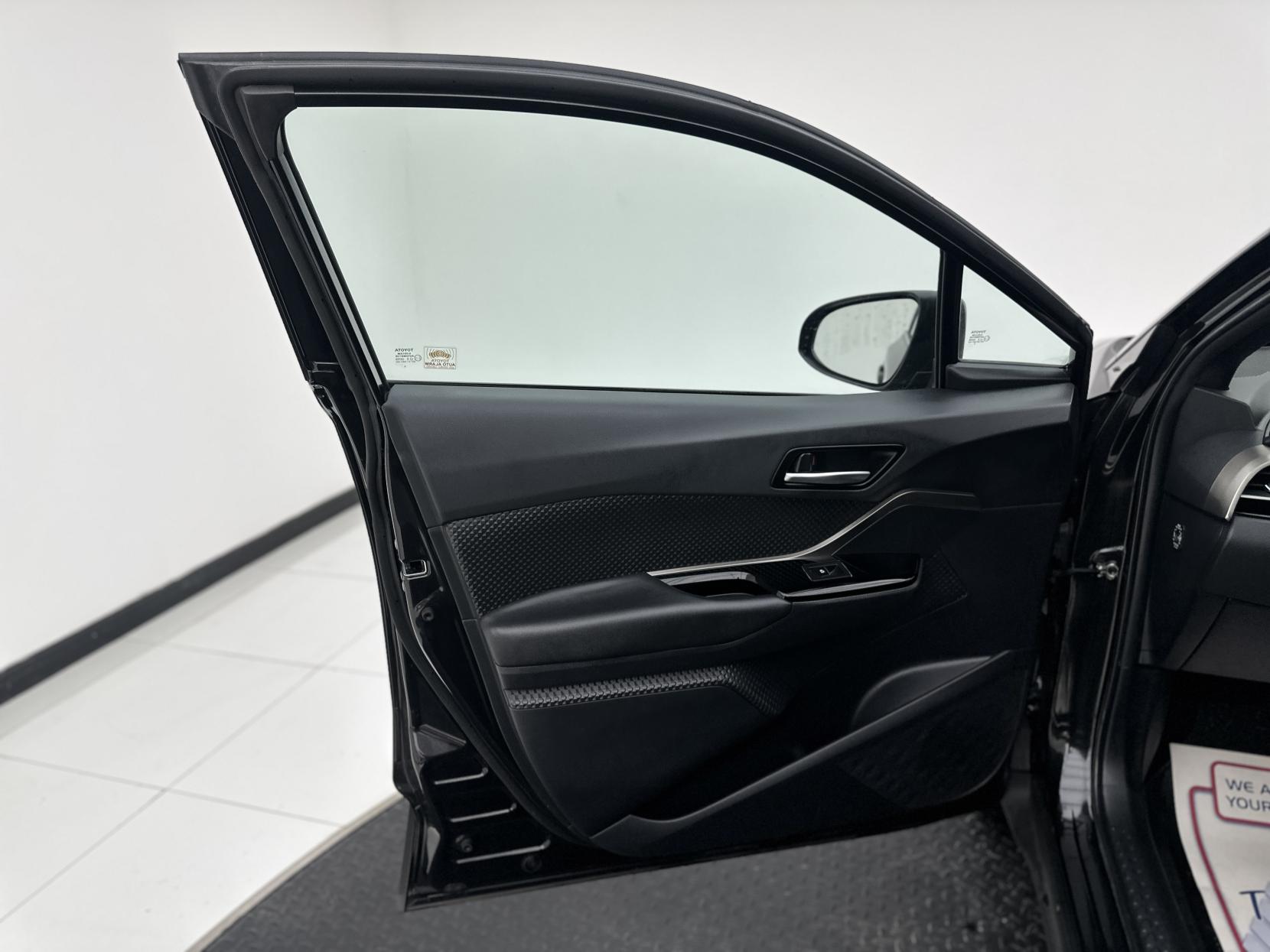 Toyota C-HR 1.8 VVT-h Design SUV 5dr Petrol Hybrid CVT Euro 6 (s/s) (122 ps)