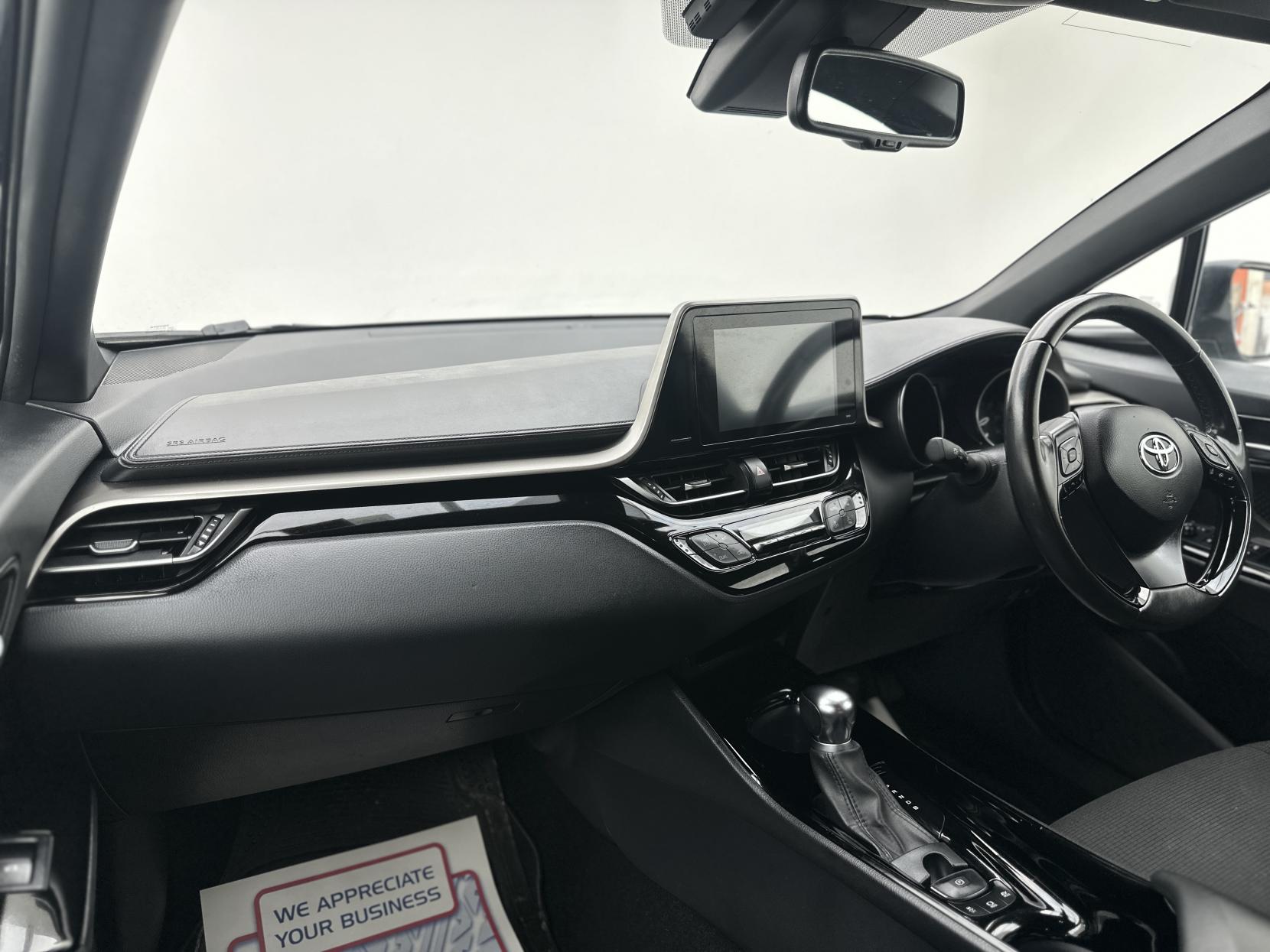 Toyota C-HR 1.8 VVT-h Design SUV 5dr Petrol Hybrid CVT Euro 6 (s/s) (122 ps)