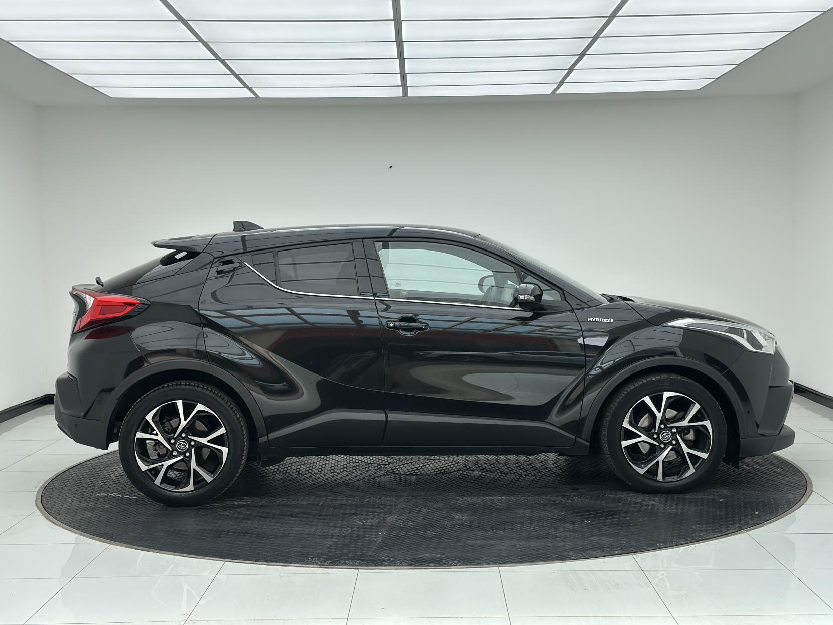 Toyota C-HR 1.8 VVT-h Design SUV 5dr Petrol Hybrid CVT Euro 6 (s/s) (122 ps)