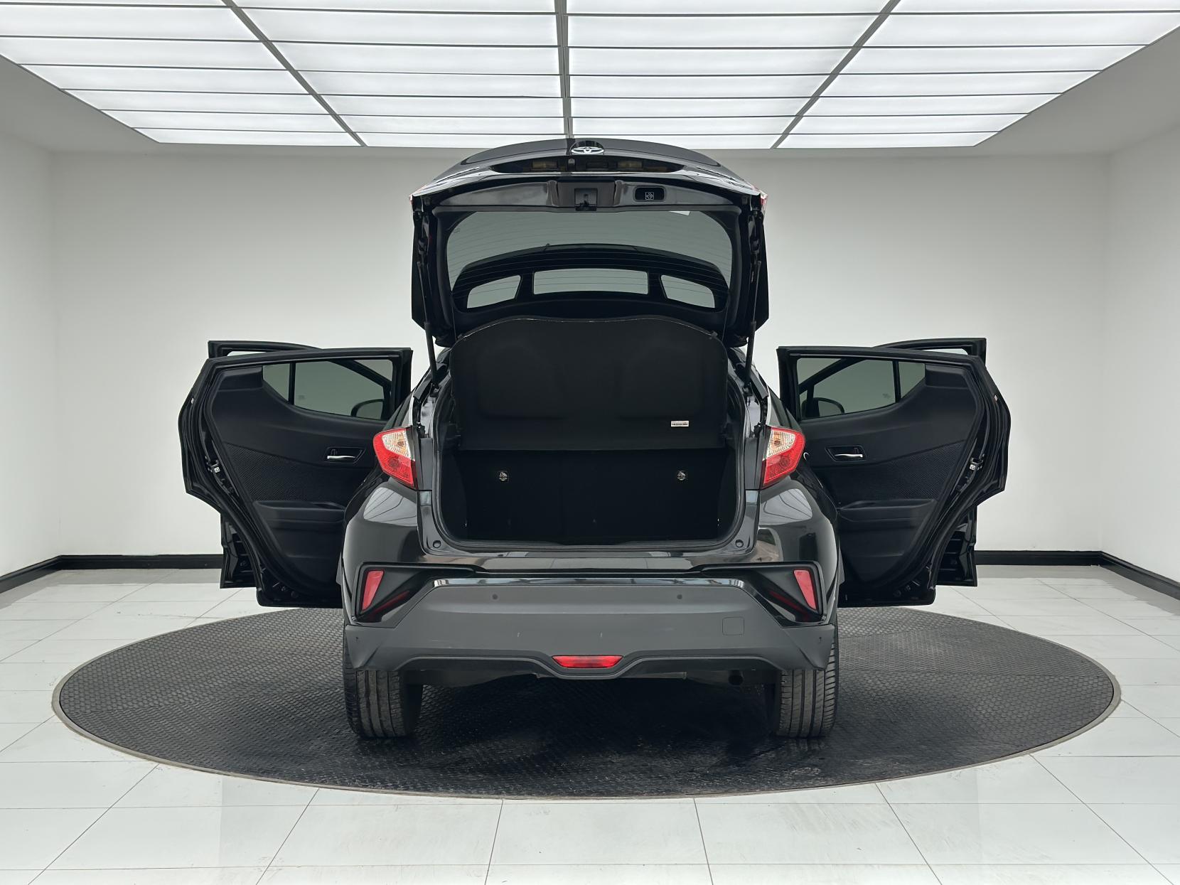 Toyota C-HR 1.8 VVT-h Design SUV 5dr Petrol Hybrid CVT Euro 6 (s/s) (122 ps)