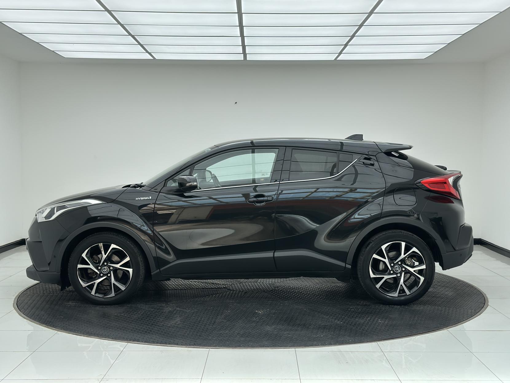 Toyota C-HR 1.8 VVT-h Design SUV 5dr Petrol Hybrid CVT Euro 6 (s/s) (122 ps)