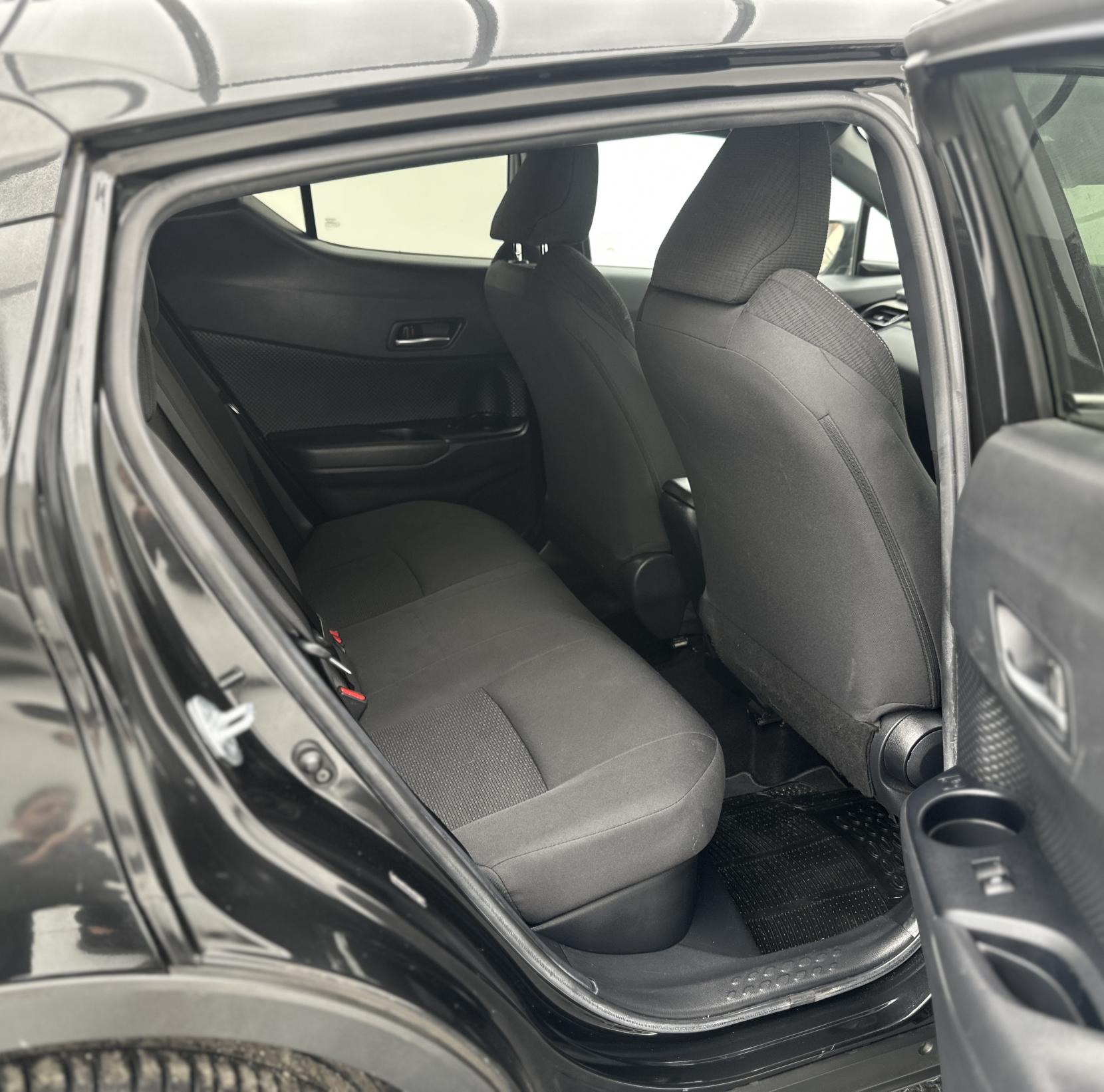 Toyota C-HR 1.8 VVT-h Design SUV 5dr Petrol Hybrid CVT Euro 6 (s/s) (122 ps)