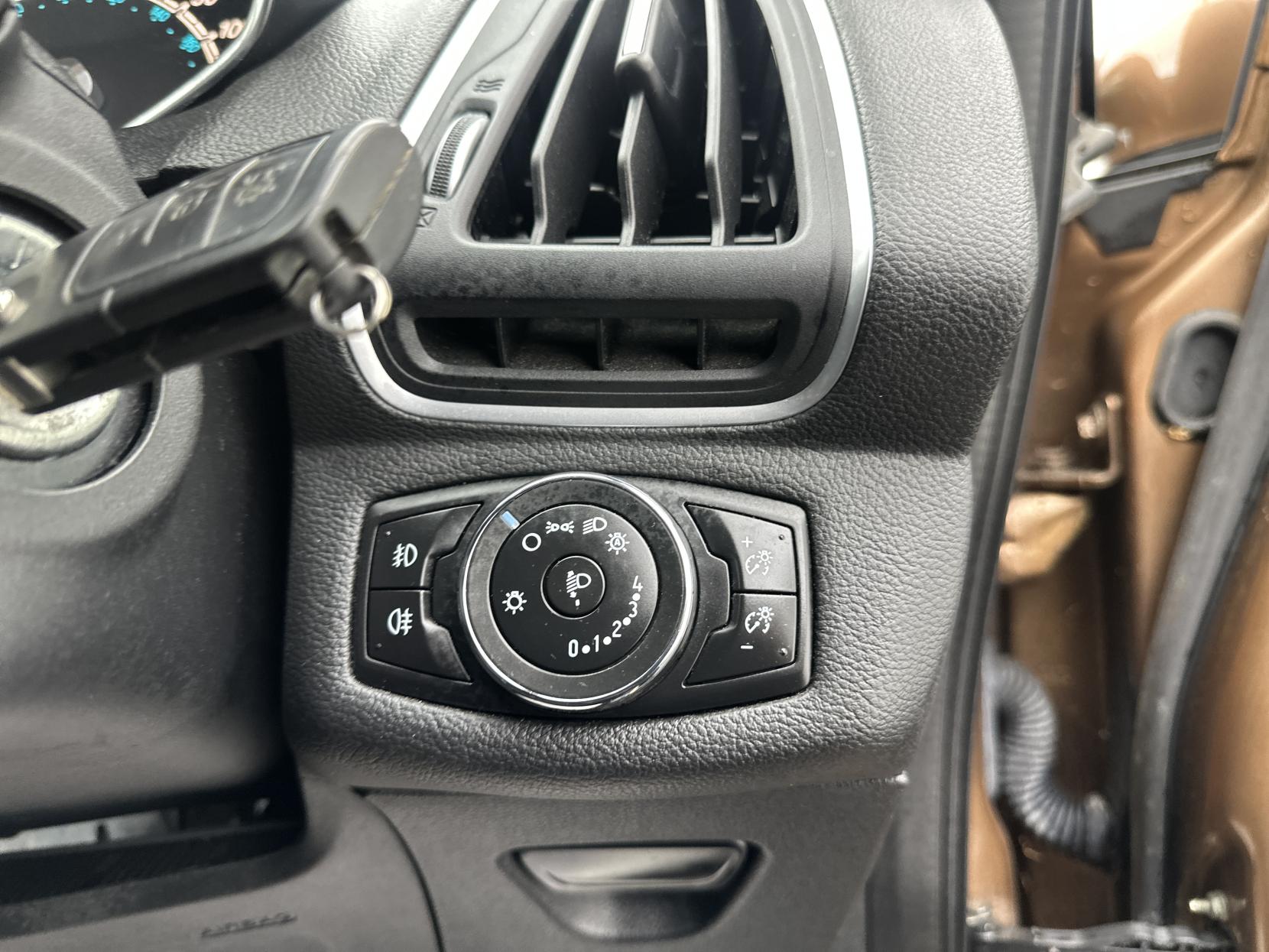 Ford B-Max 1.6 Titanium MPV 5dr Petrol Powershift Euro 5 (105 ps)