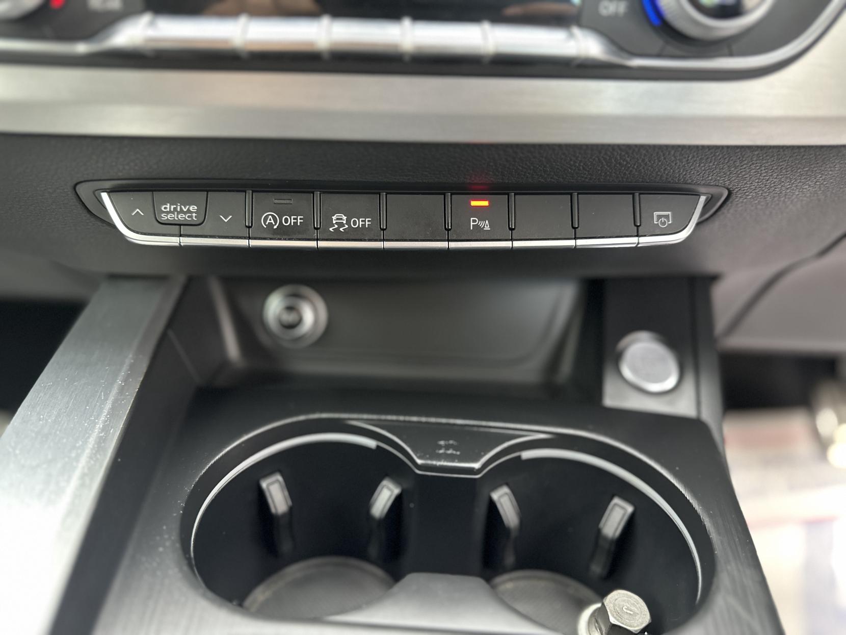Audi A4 2.0 TDI ultra S line Saloon 4dr Diesel S Tronic Euro 6 (s/s) (190 ps)