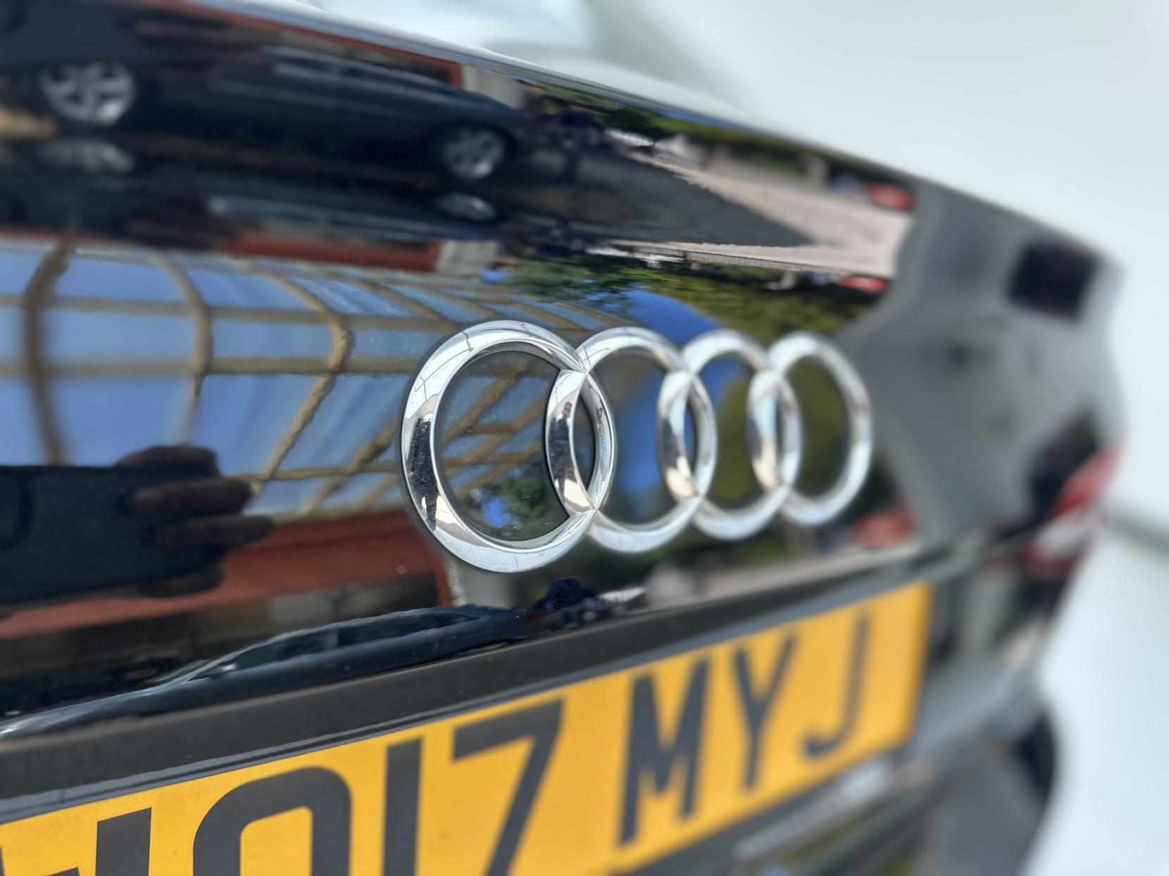 Audi A4 2.0 TDI ultra S line Saloon 4dr Diesel S Tronic Euro 6 (s/s) (190 ps)