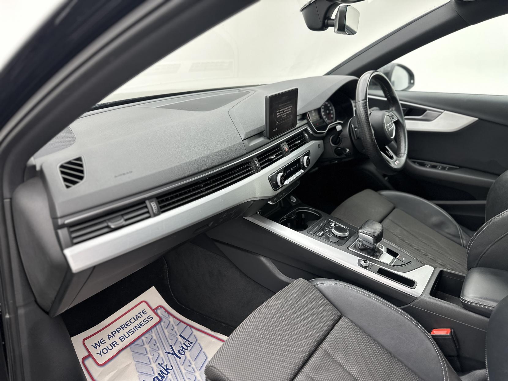 Audi A4 2.0 TDI ultra S line Saloon 4dr Diesel S Tronic Euro 6 (s/s) (190 ps)