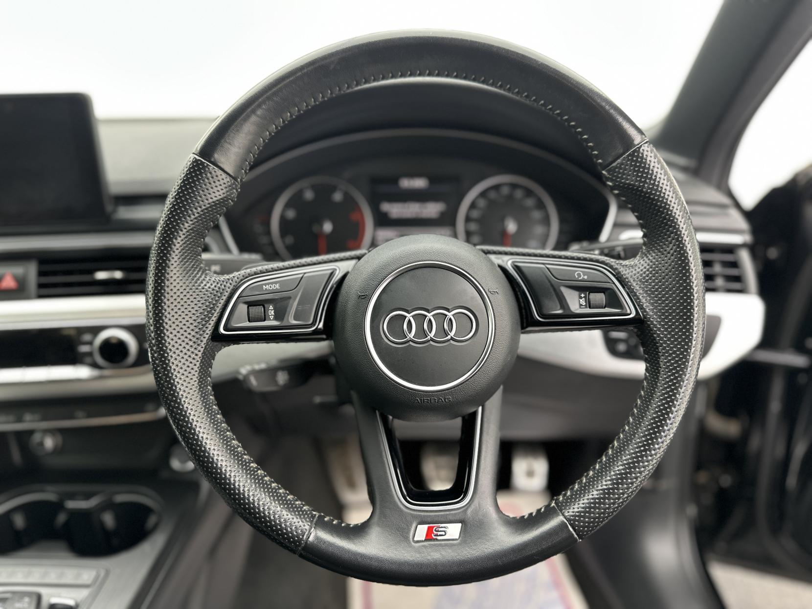 Audi A4 2.0 TDI ultra S line Saloon 4dr Diesel S Tronic Euro 6 (s/s) (190 ps)