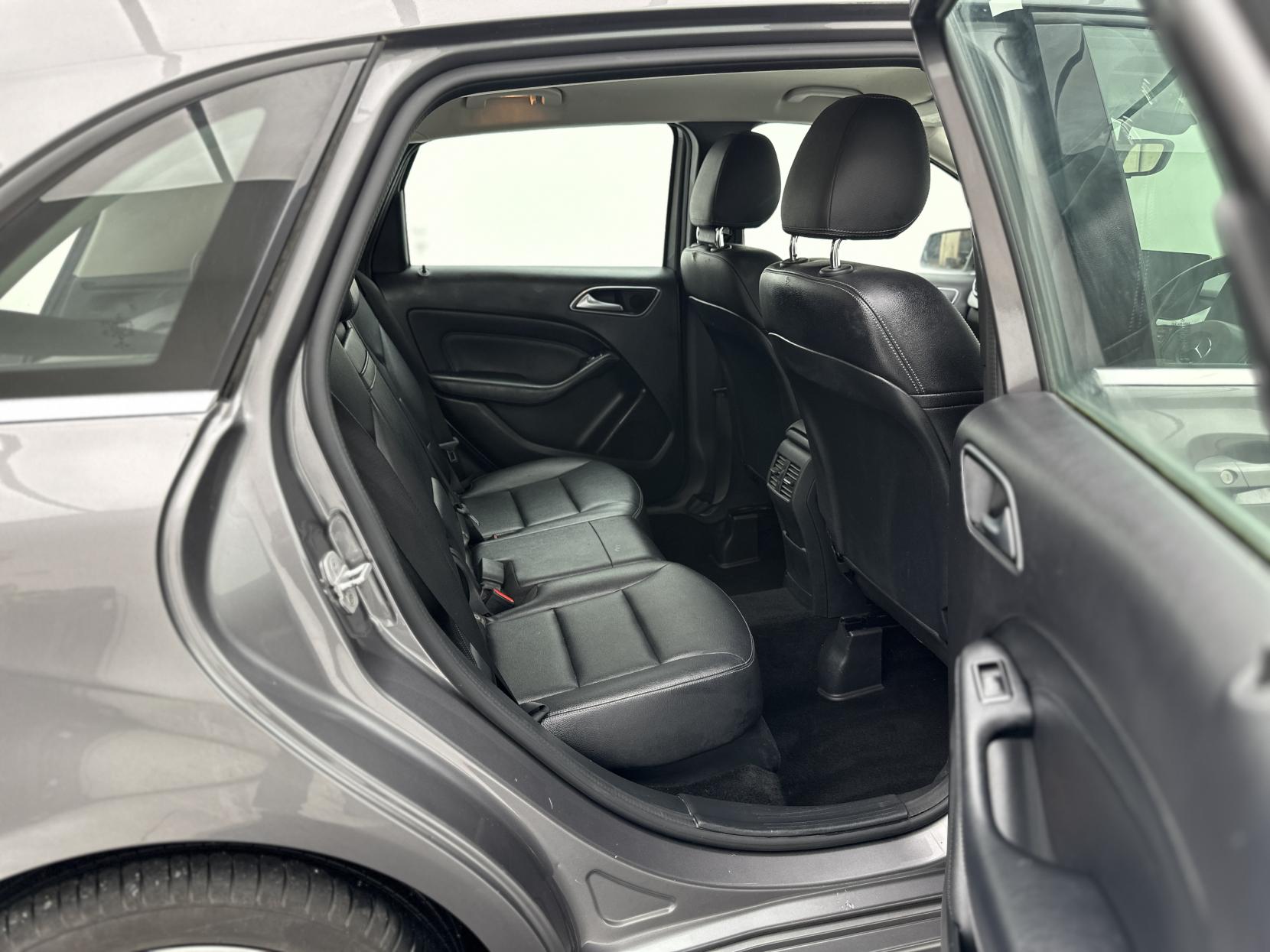 Mercedes-Benz B Class 1.5 B180d Sport (Executive) MPV 5dr Diesel 7G-DCT Euro 6 (s/s) (109 ps)