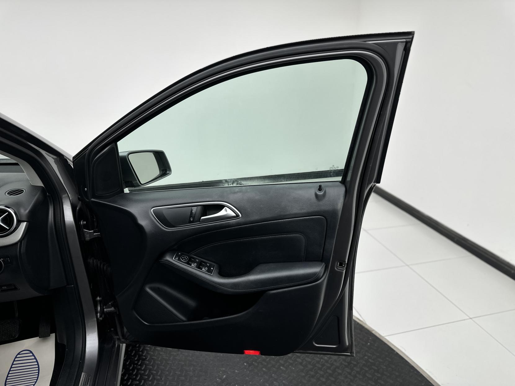 Mercedes-Benz B Class 1.5 B180d Sport (Executive) MPV 5dr Diesel 7G-DCT Euro 6 (s/s) (109 ps)