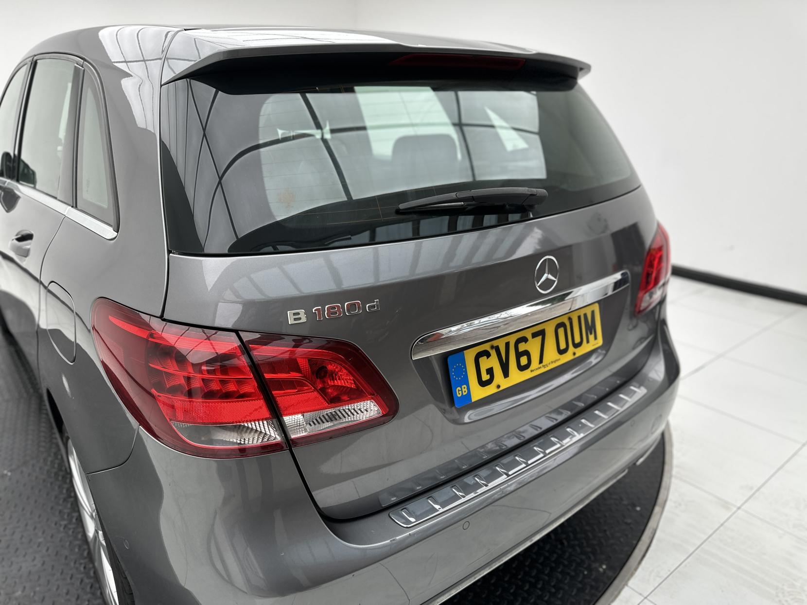 Mercedes-Benz B Class 1.5 B180d Sport (Executive) MPV 5dr Diesel 7G-DCT Euro 6 (s/s) (109 ps)