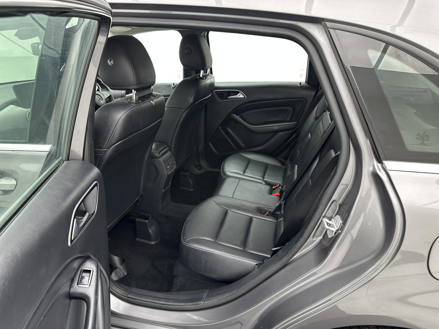 Mercedes-Benz B Class 1.5 B180d Sport (Executive) MPV 5dr Diesel 7G-DCT Euro 6 (s/s) (109 ps)