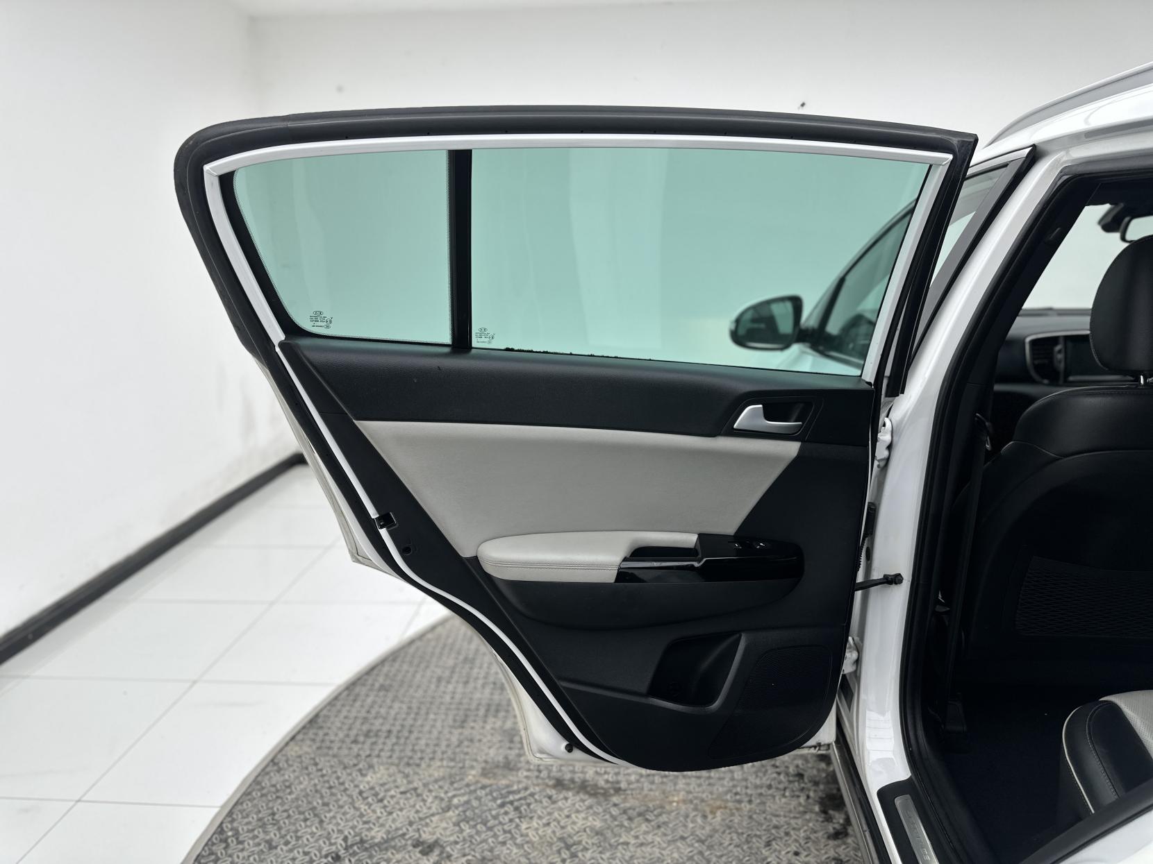 Kia Sportage 2.0 CRDi GT-Line SUV 5dr Diesel Auto AWD Euro 6 (134 bhp)