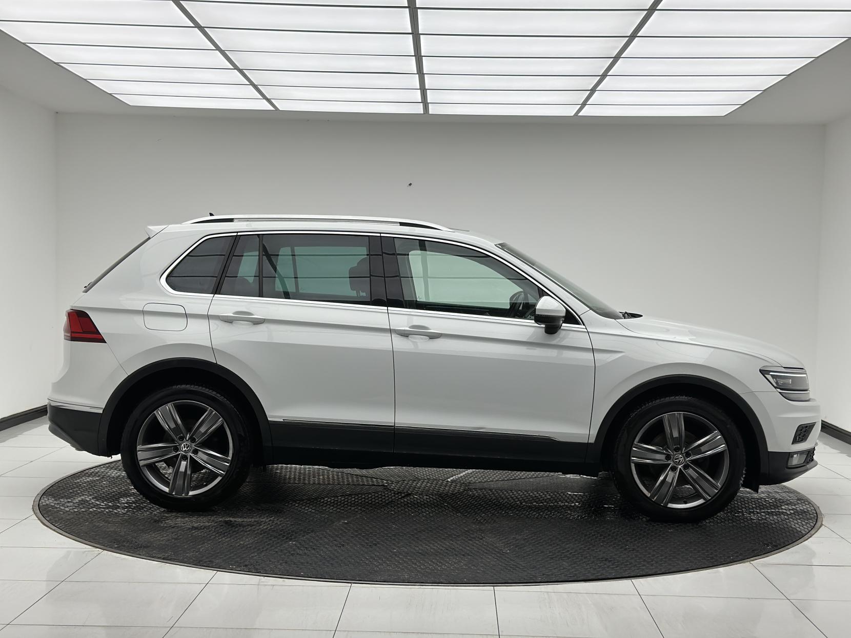 Volkswagen Tiguan 2.0 TDI SEL SUV 5dr Diesel DSG Euro 6 (s/s) (150 ps)