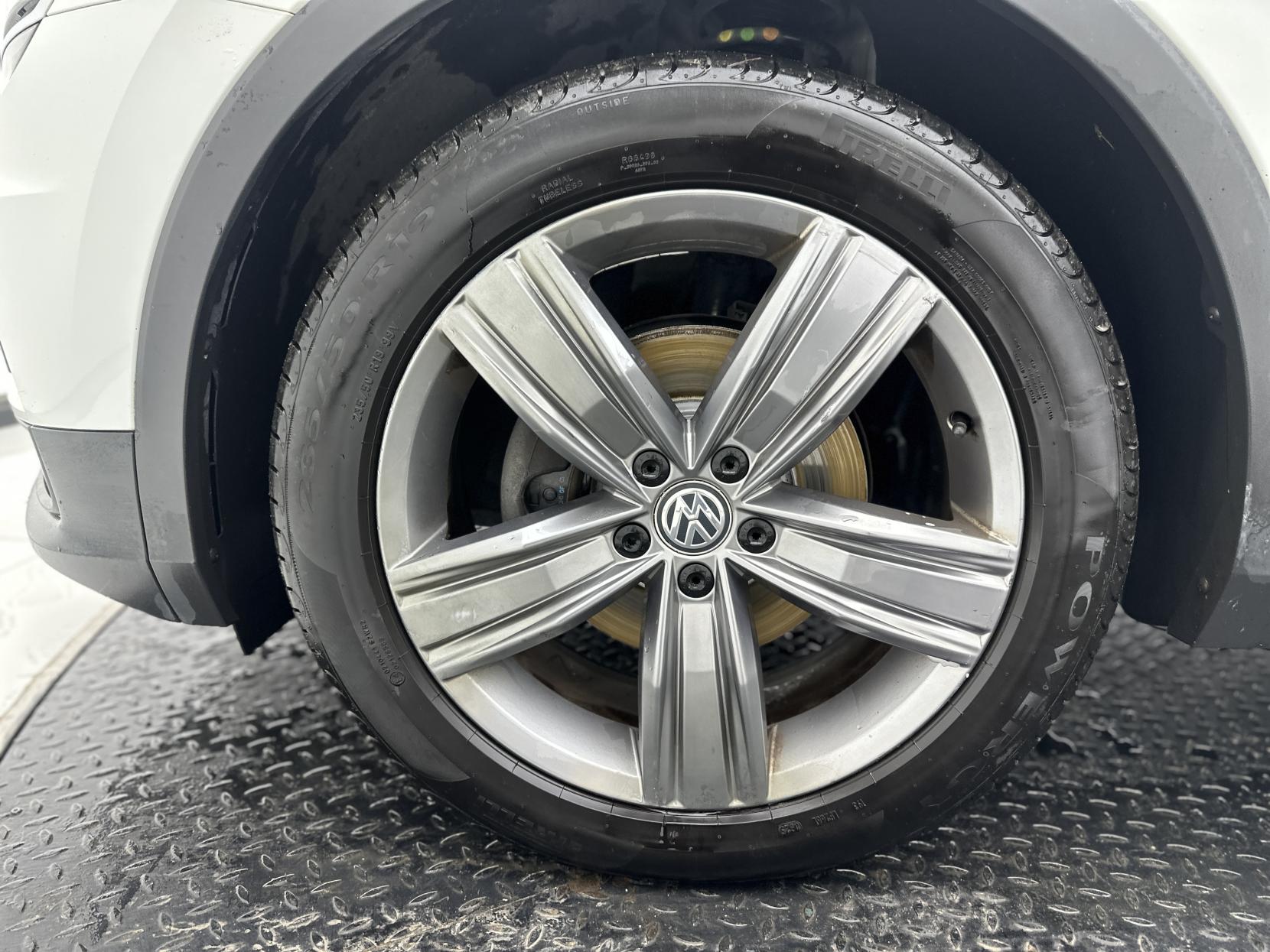 Volkswagen Tiguan 2.0 TDI SEL SUV 5dr Diesel DSG Euro 6 (s/s) (150 ps)