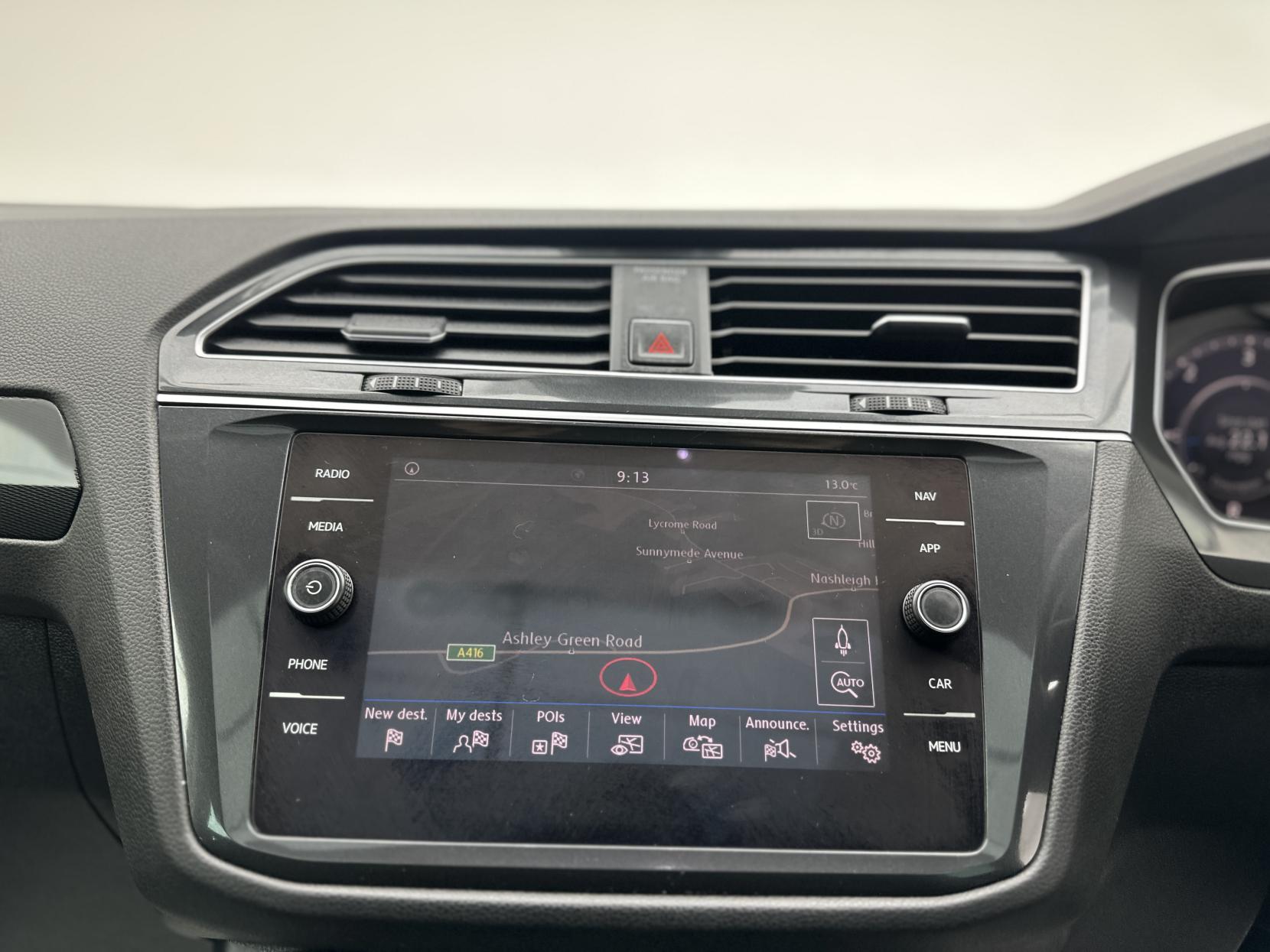 Volkswagen Tiguan 2.0 TDI SEL SUV 5dr Diesel DSG Euro 6 (s/s) (150 ps)