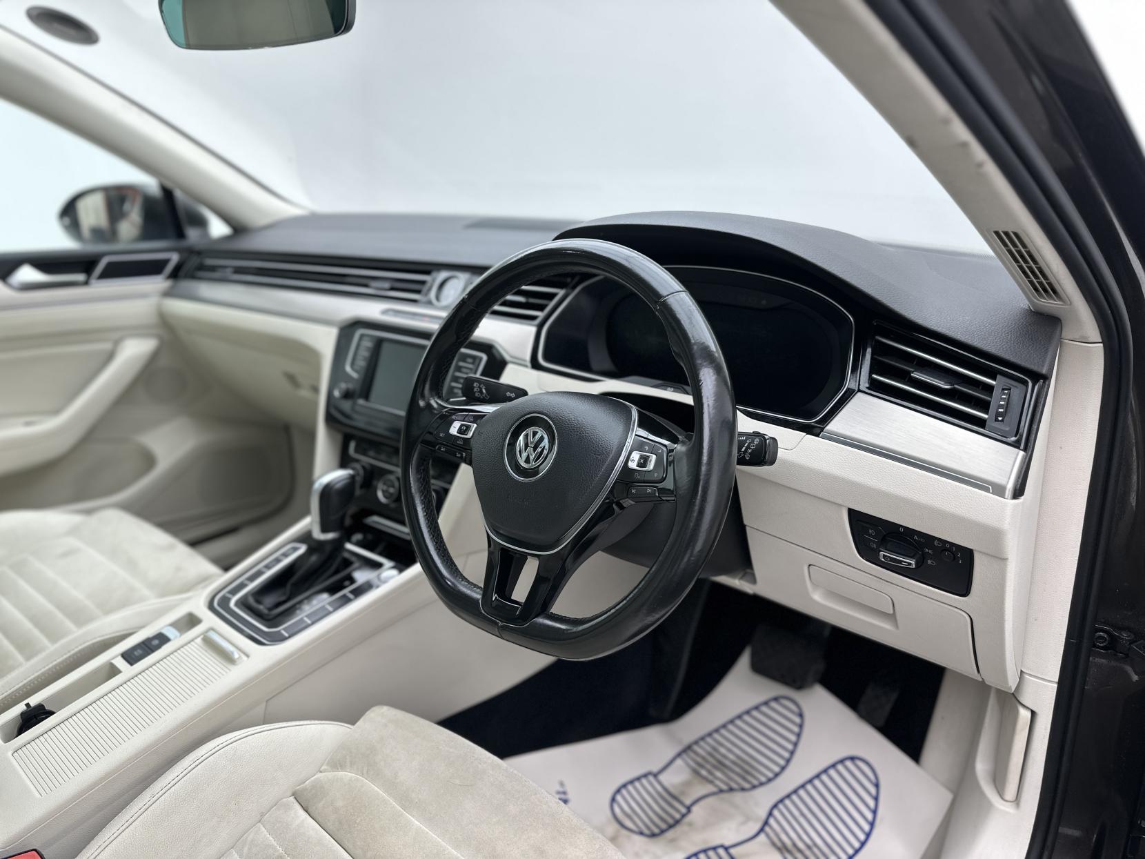 Volkswagen Passat 2.0 TDI GT Estate 5dr Diesel DSG Euro 6 (s/s) (150 ps)