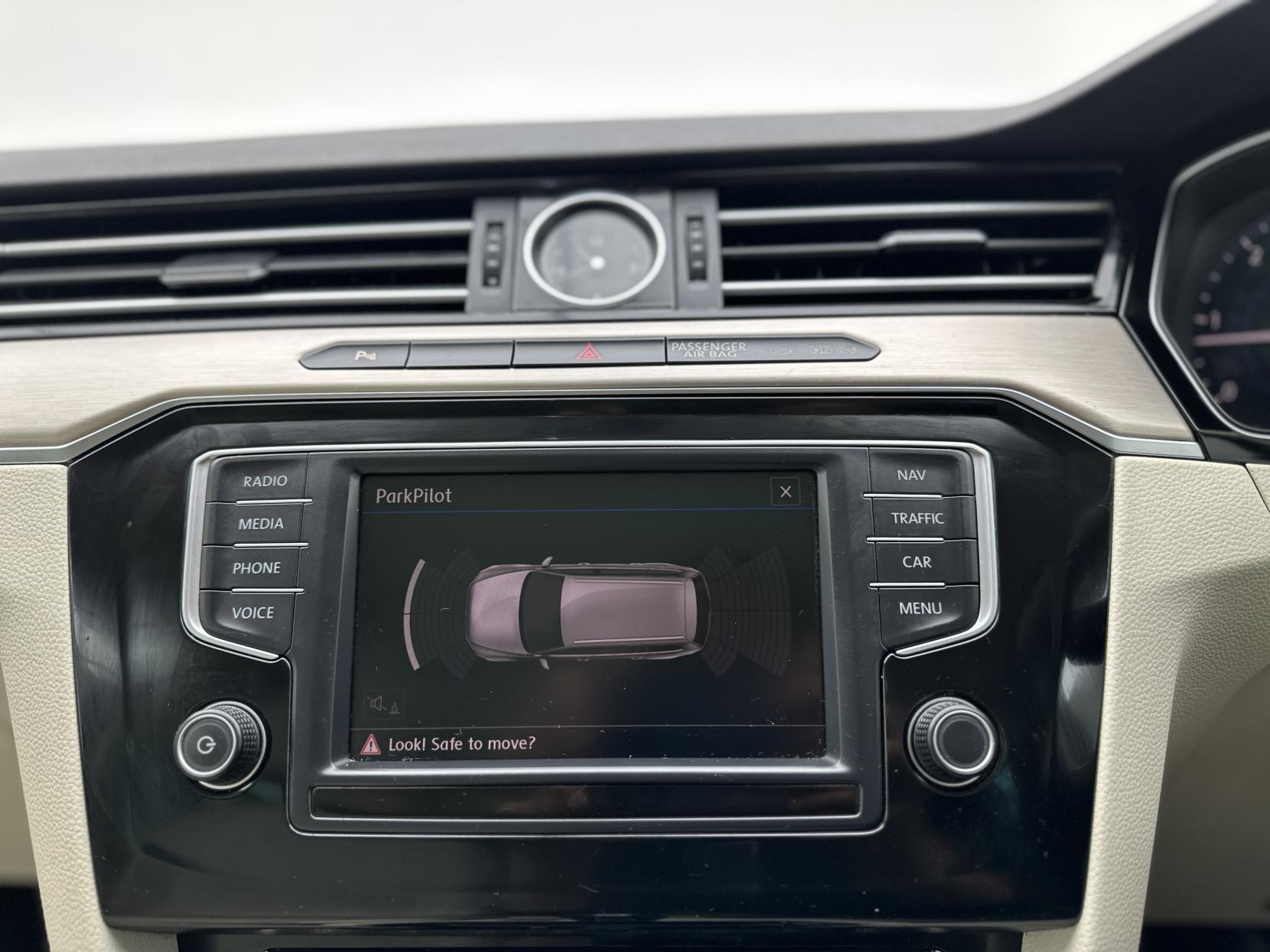 Volkswagen Passat 2.0 TDI GT Estate 5dr Diesel DSG Euro 6 (s/s) (150 ps)