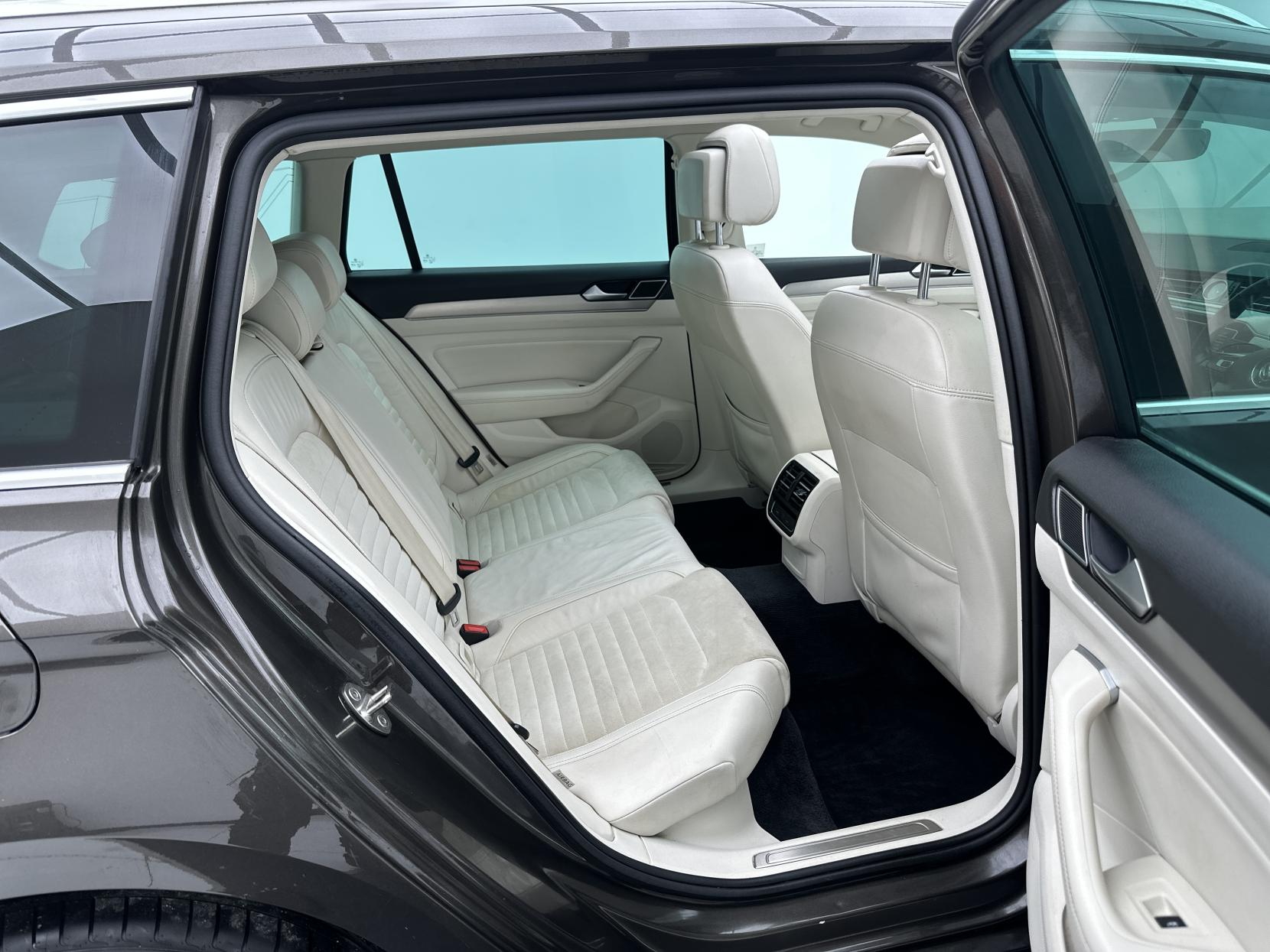 Volkswagen Passat 2.0 TDI GT Estate 5dr Diesel DSG Euro 6 (s/s) (150 ps)