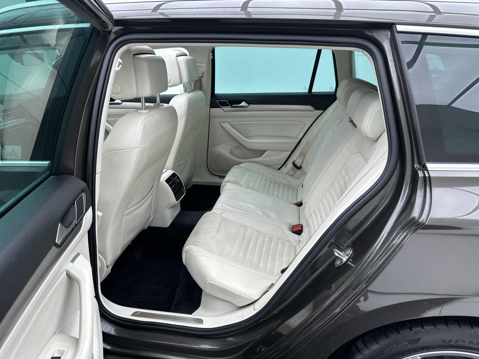 Volkswagen Passat 2.0 TDI GT Estate 5dr Diesel DSG Euro 6 (s/s) (150 ps)