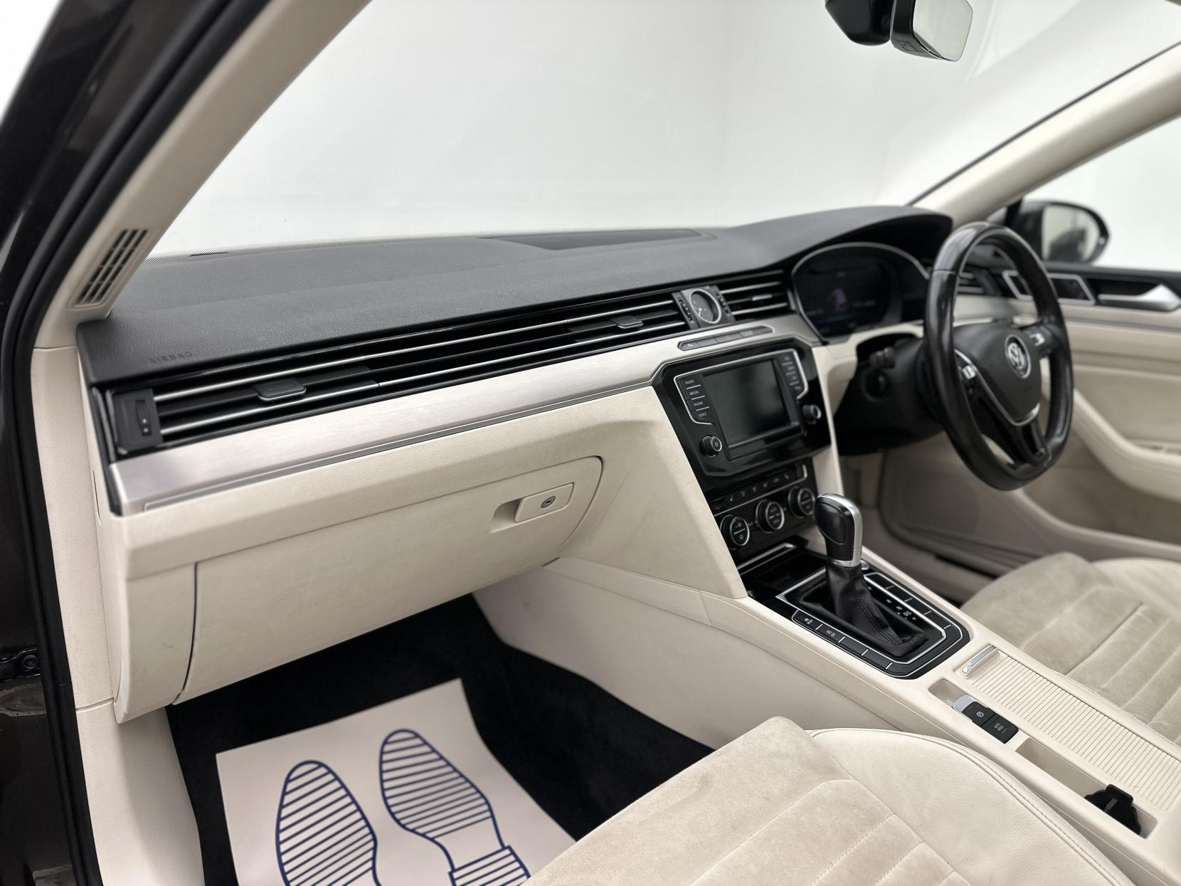 Volkswagen Passat 2.0 TDI GT Estate 5dr Diesel DSG Euro 6 (s/s) (150 ps)