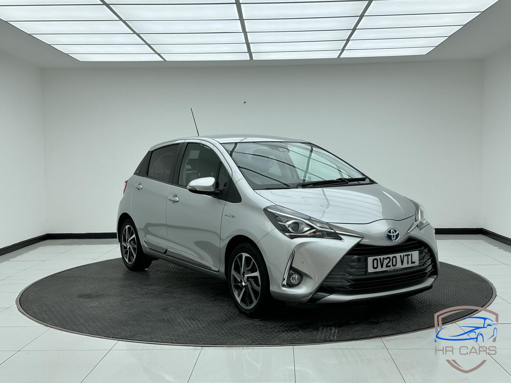 Toyota Yaris 1.5 VVT-h Y20 Bi-tone Hatchback 5dr Petrol Hybrid E-CVT Euro 6 (s/s) (100 ps)