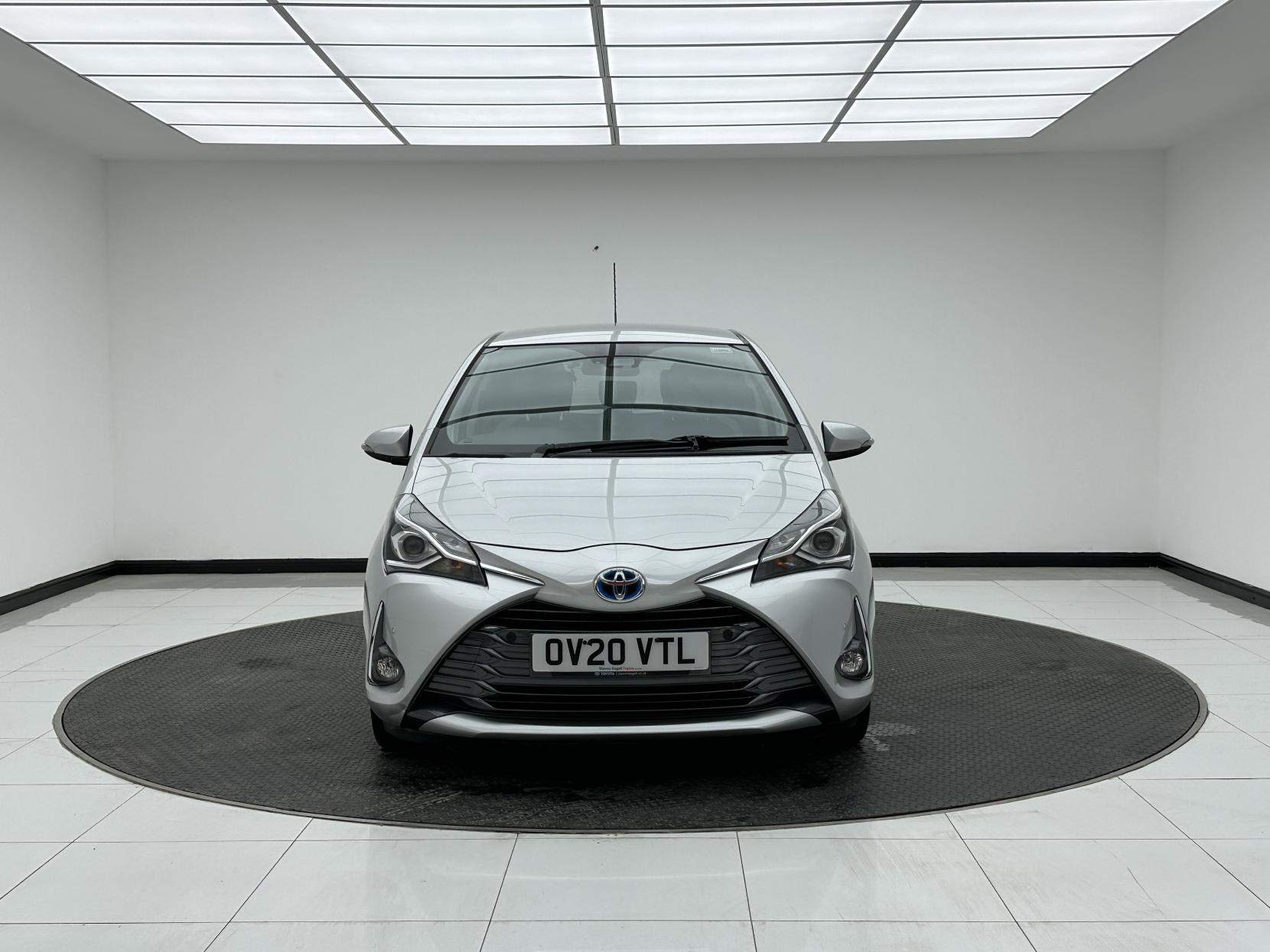 Toyota Yaris 1.5 VVT-h Y20 Bi-tone Hatchback 5dr Petrol Hybrid E-CVT Euro 6 (s/s) (100 ps)