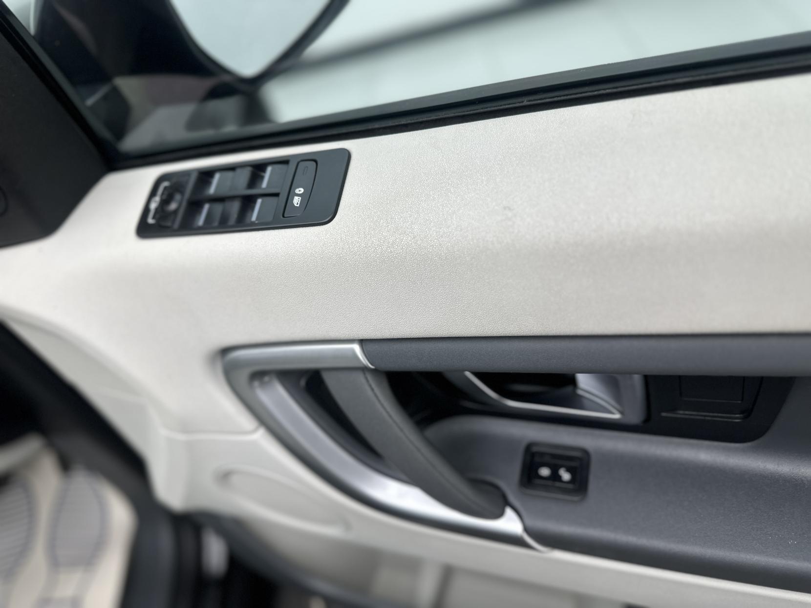 Land Rover Discovery Sport 2.0 TD4 SE Tech SUV 5dr Diesel Auto 4WD Euro 6 (s/s) (180 ps)