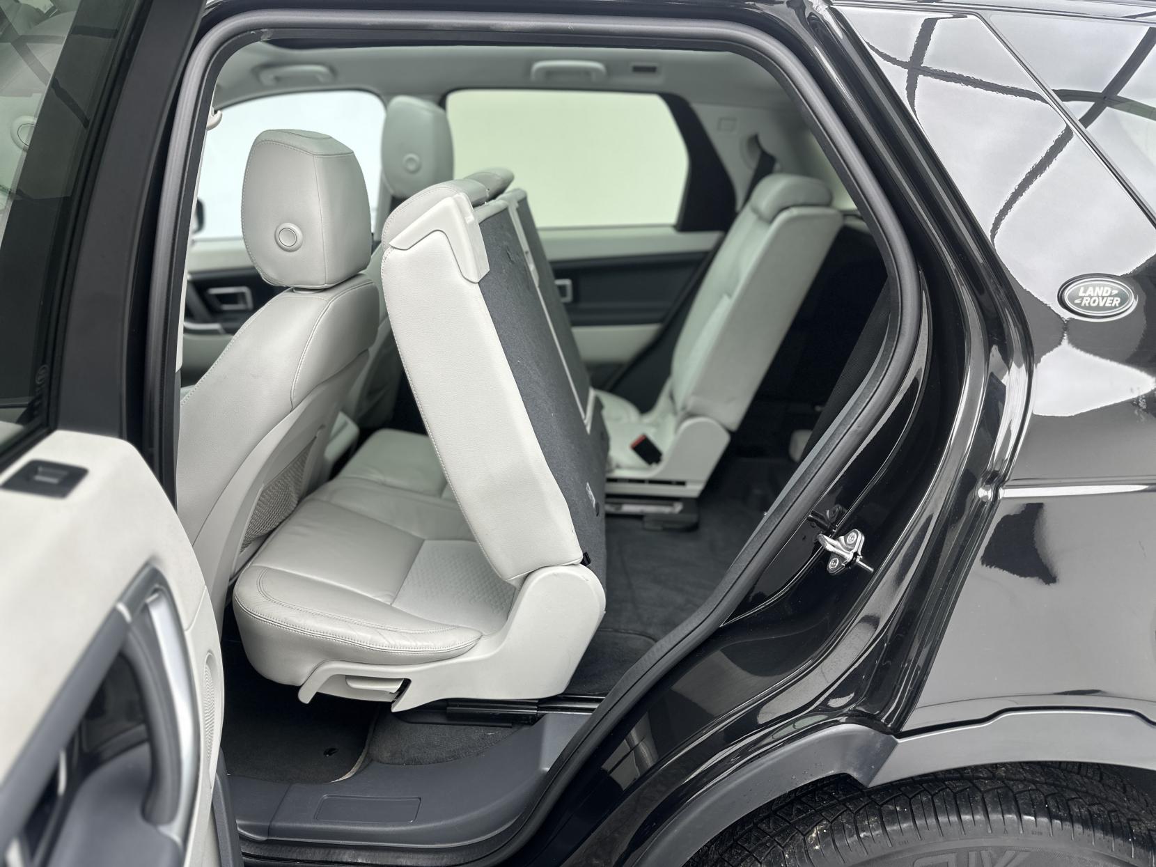 Land Rover Discovery Sport 2.0 TD4 SE Tech SUV 5dr Diesel Auto 4WD Euro 6 (s/s) (180 ps)