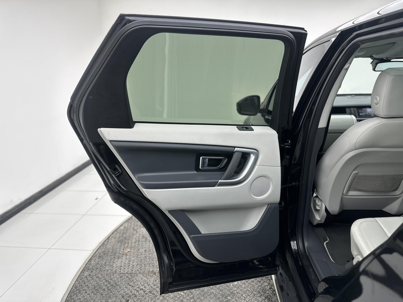 Land Rover Discovery Sport 2.0 TD4 SE Tech SUV 5dr Diesel Auto 4WD Euro 6 (s/s) (180 ps)