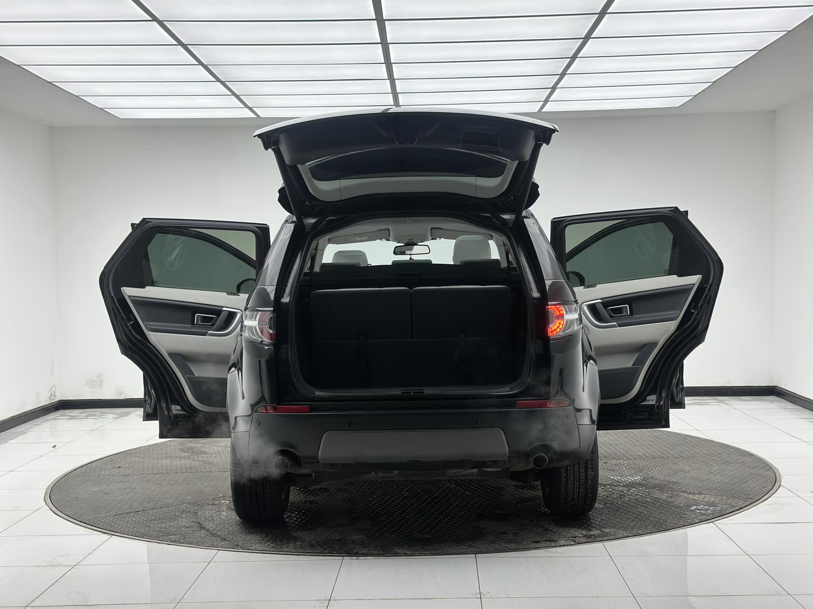 Land Rover Discovery Sport 2.0 TD4 SE Tech SUV 5dr Diesel Auto 4WD Euro 6 (s/s) (180 ps)