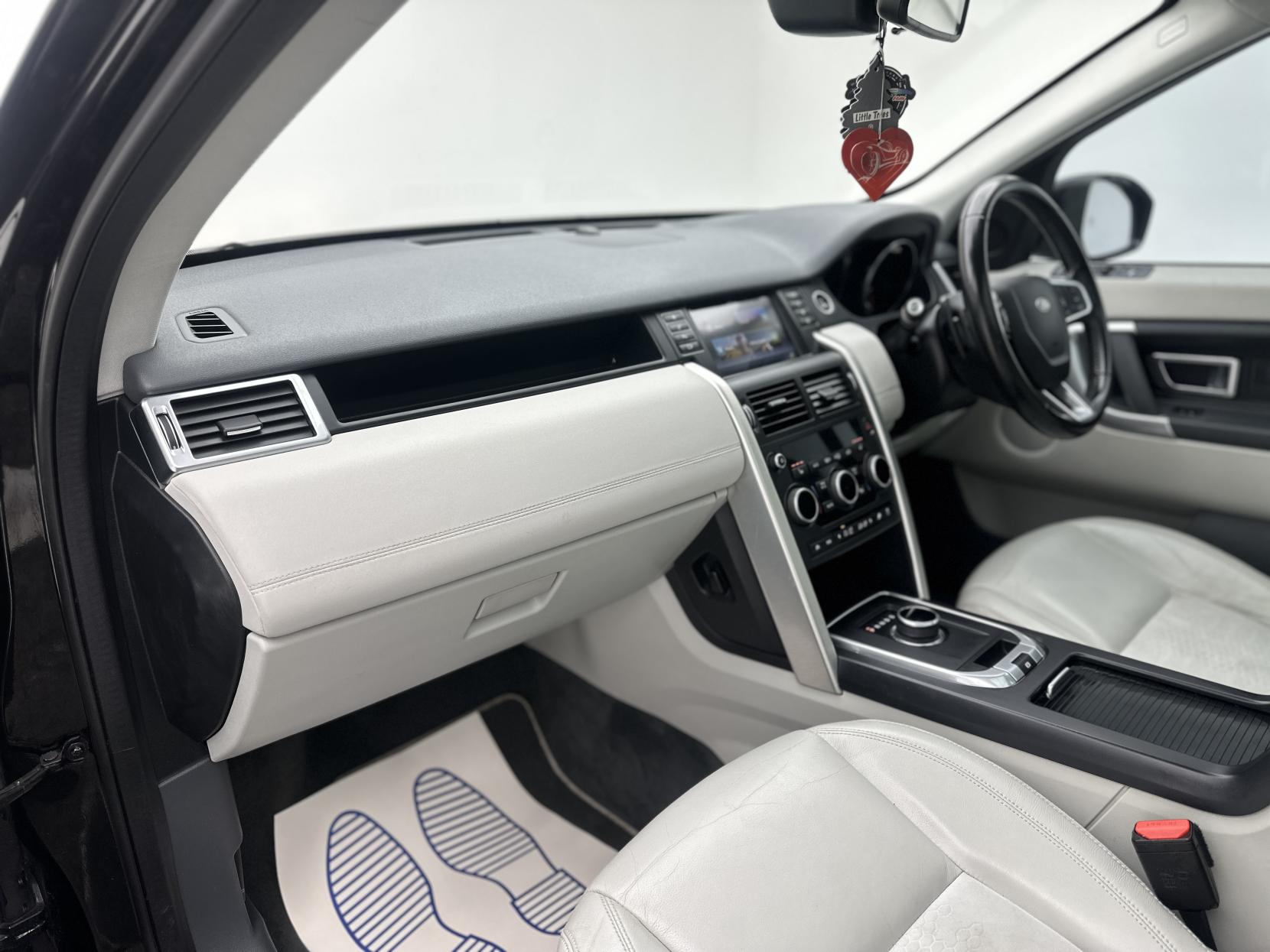 Land Rover Discovery Sport 2.0 TD4 SE Tech SUV 5dr Diesel Auto 4WD Euro 6 (s/s) (180 ps)