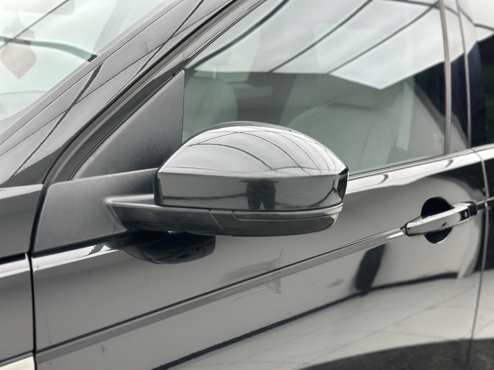 Land Rover Discovery Sport 2.0 TD4 SE Tech SUV 5dr Diesel Auto 4WD Euro 6 (s/s) (180 ps)