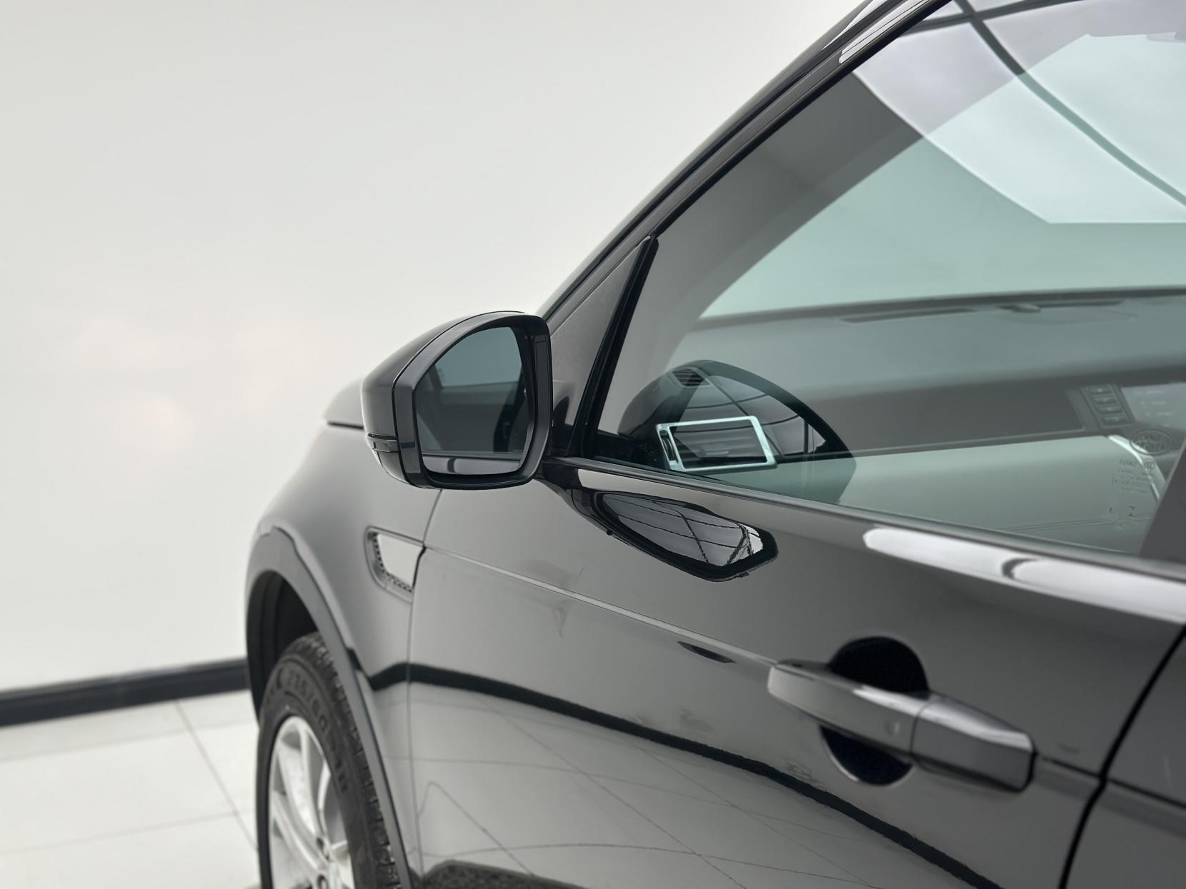 Land Rover Discovery Sport 2.0 TD4 SE Tech SUV 5dr Diesel Auto 4WD Euro 6 (s/s) (180 ps)