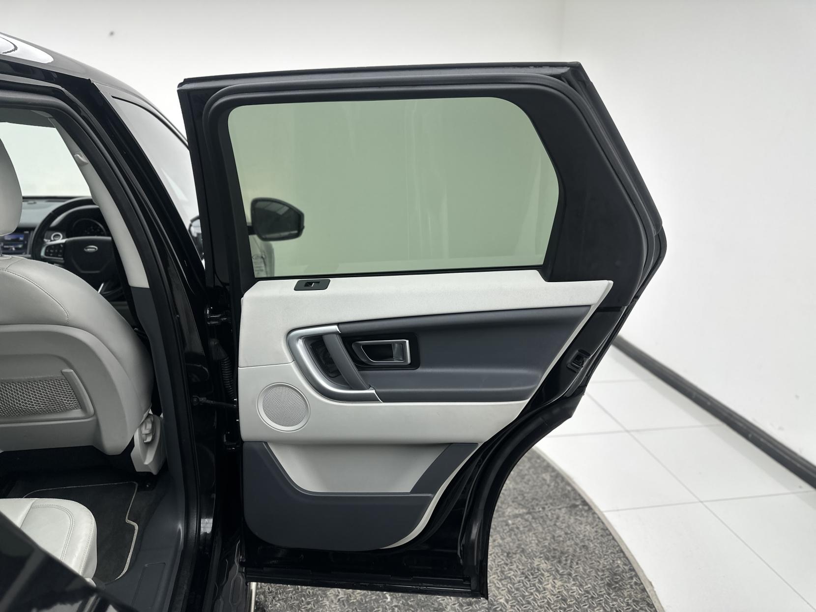 Land Rover Discovery Sport 2.0 TD4 SE Tech SUV 5dr Diesel Auto 4WD Euro 6 (s/s) (180 ps)