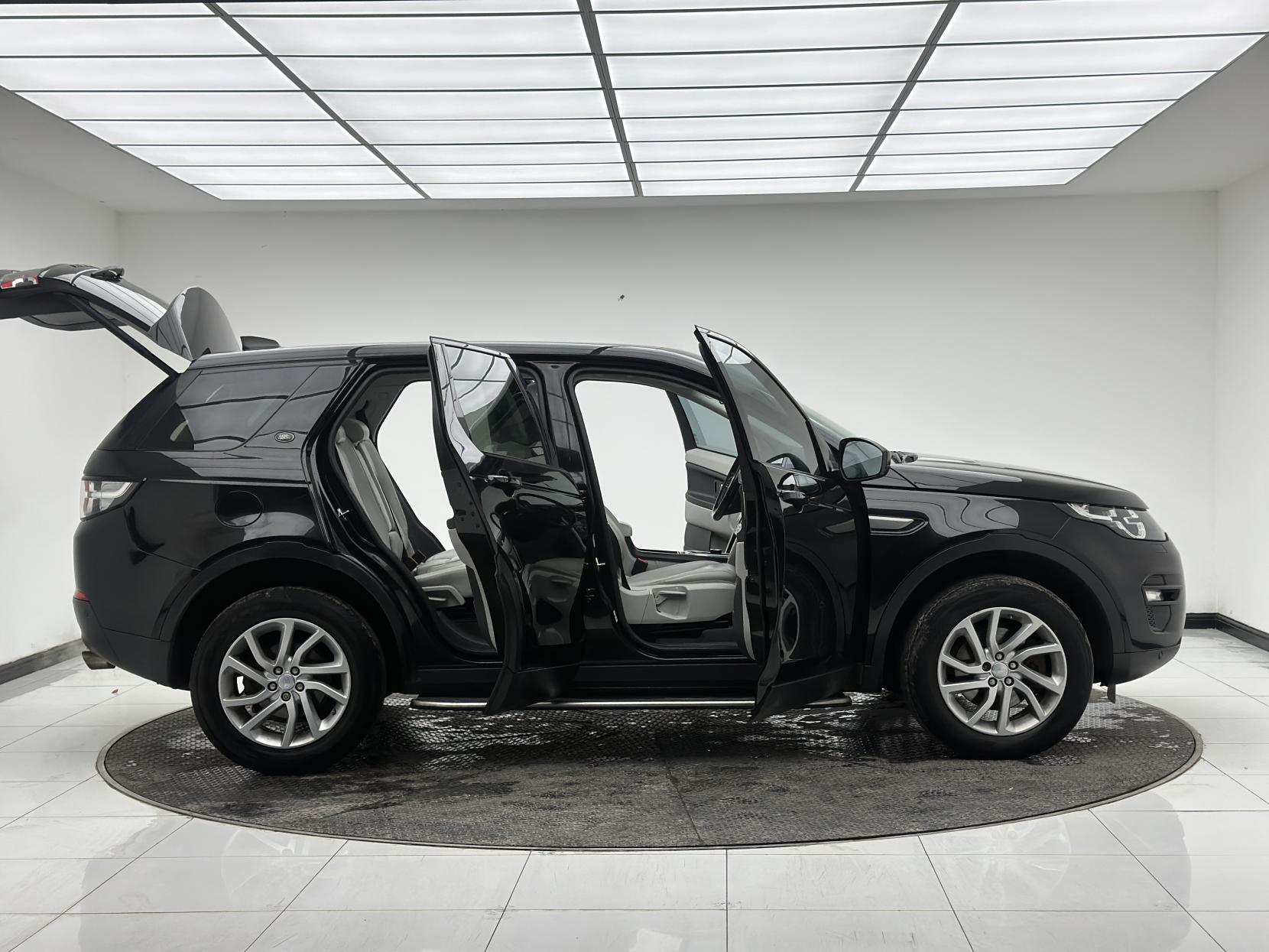 Land Rover Discovery Sport 2.0 TD4 SE Tech SUV 5dr Diesel Auto 4WD Euro 6 (s/s) (180 ps)