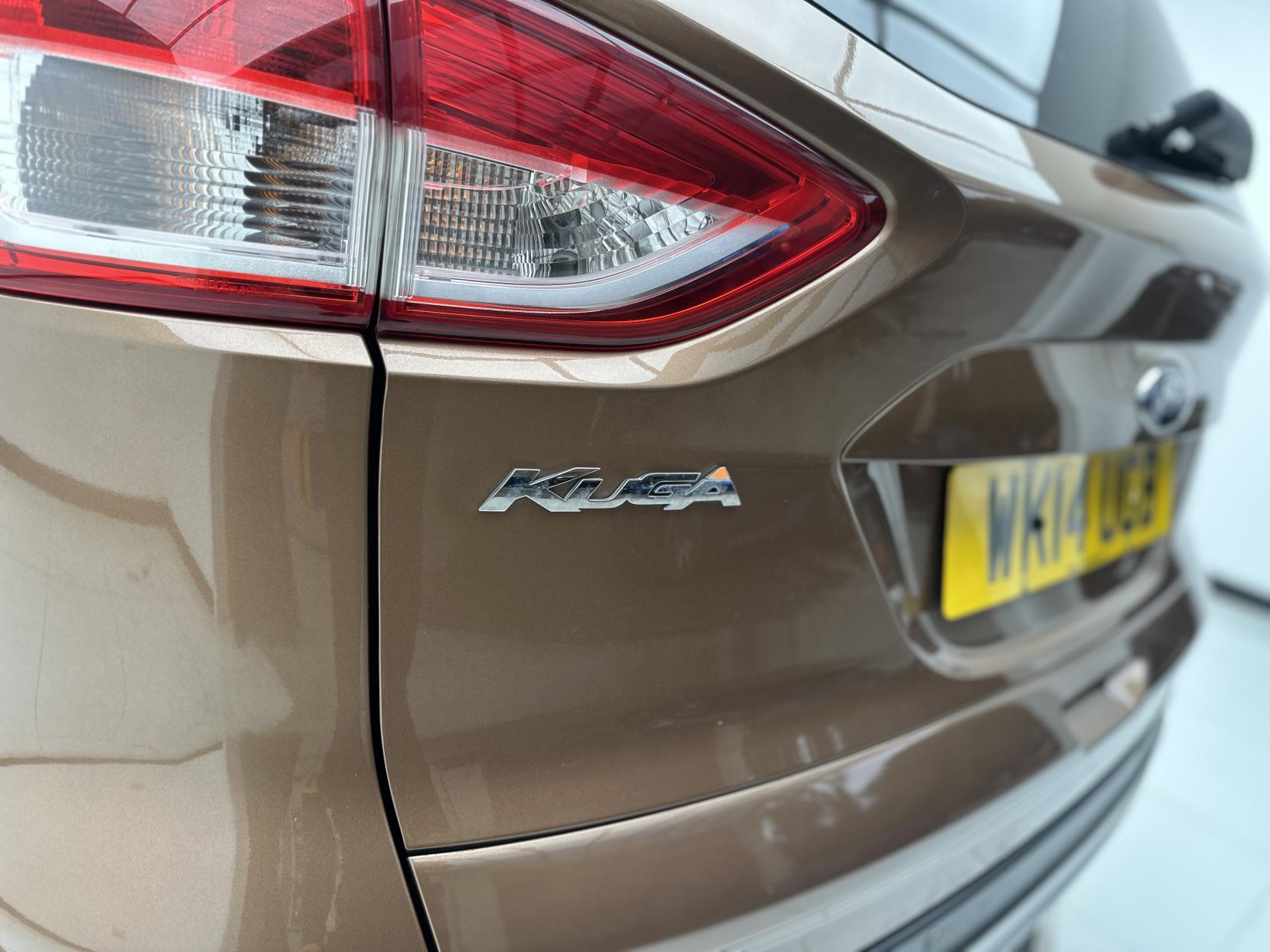 Ford Kuga 2.0 TDCi Titanium SUV 5dr Diesel Powershift AWD Euro 5 (163 ps)