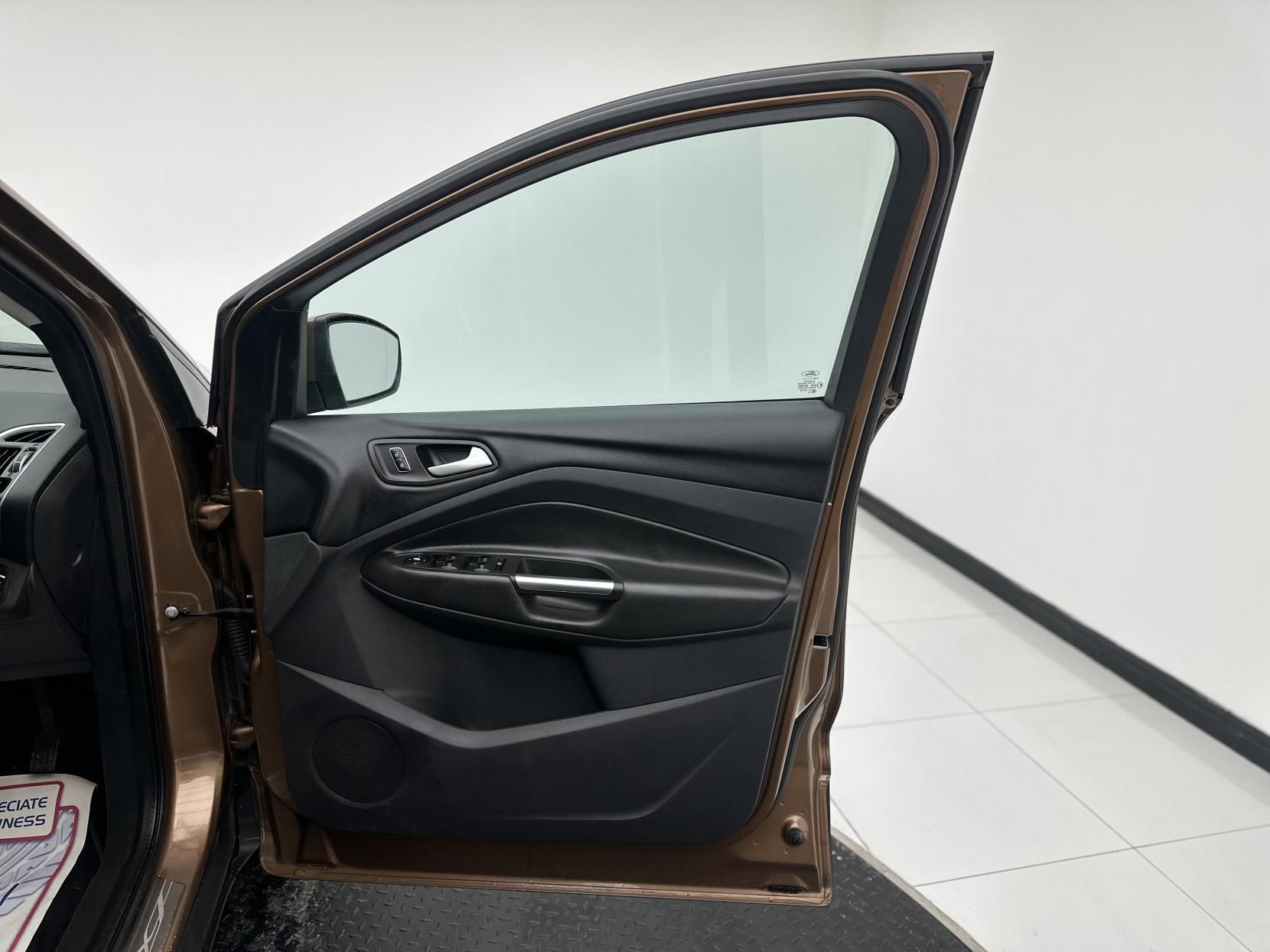 Ford Kuga 2.0 TDCi Titanium SUV 5dr Diesel Powershift AWD Euro 5 (163 ps)