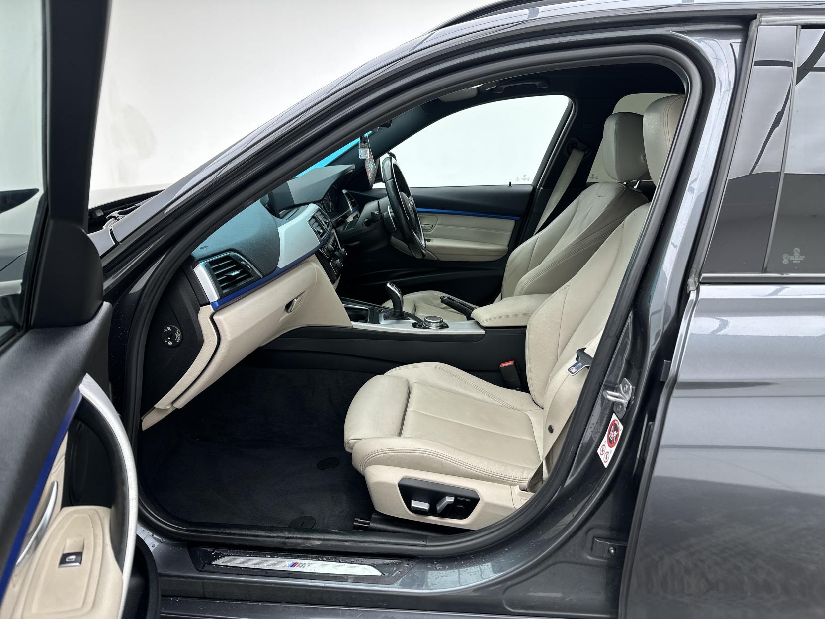 BMW 3 Series 3.0 335d M Sport Touring 5dr Diesel Auto xDrive Euro 6 (s/s) (313 ps)