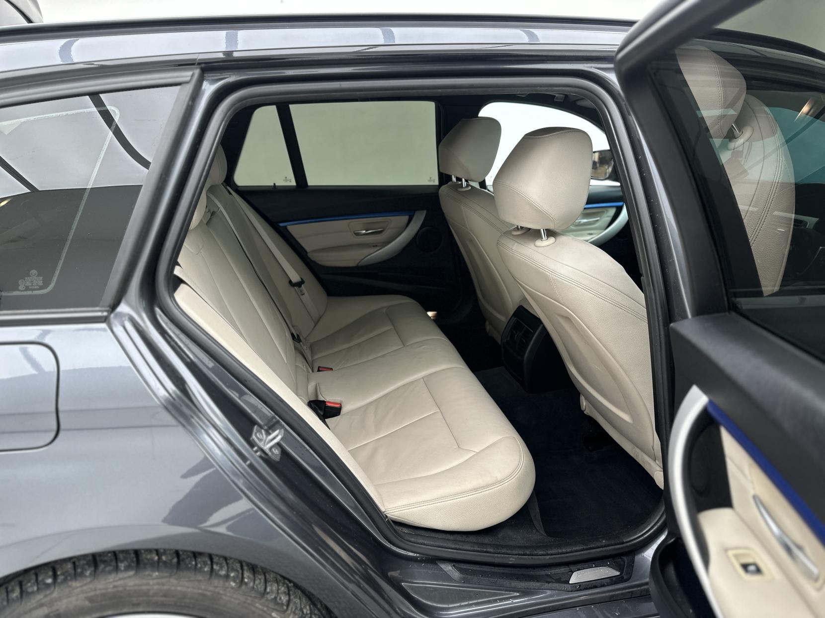 BMW 3 Series 3.0 335d M Sport Touring 5dr Diesel Auto xDrive Euro 6 (s/s) (313 ps)