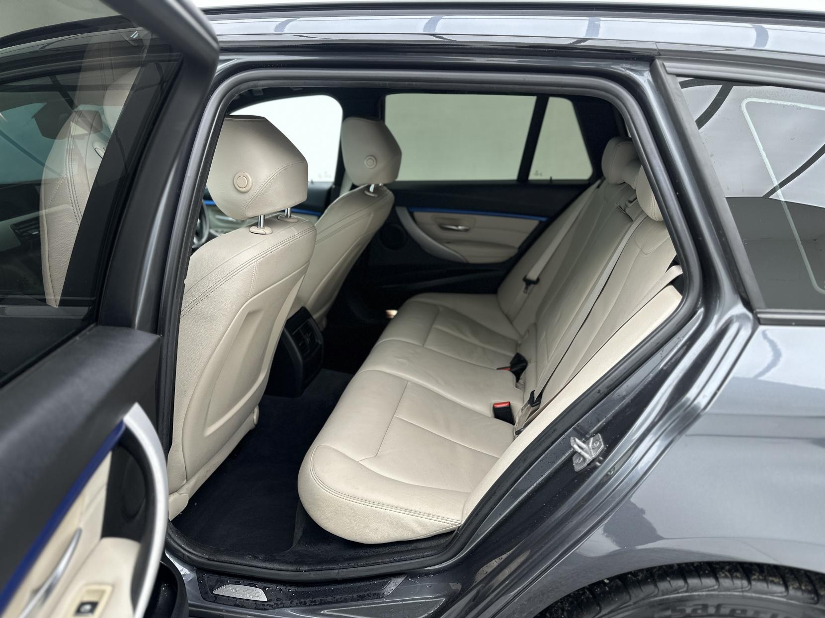 BMW 3 Series 3.0 335d M Sport Touring 5dr Diesel Auto xDrive Euro 6 (s/s) (313 ps)