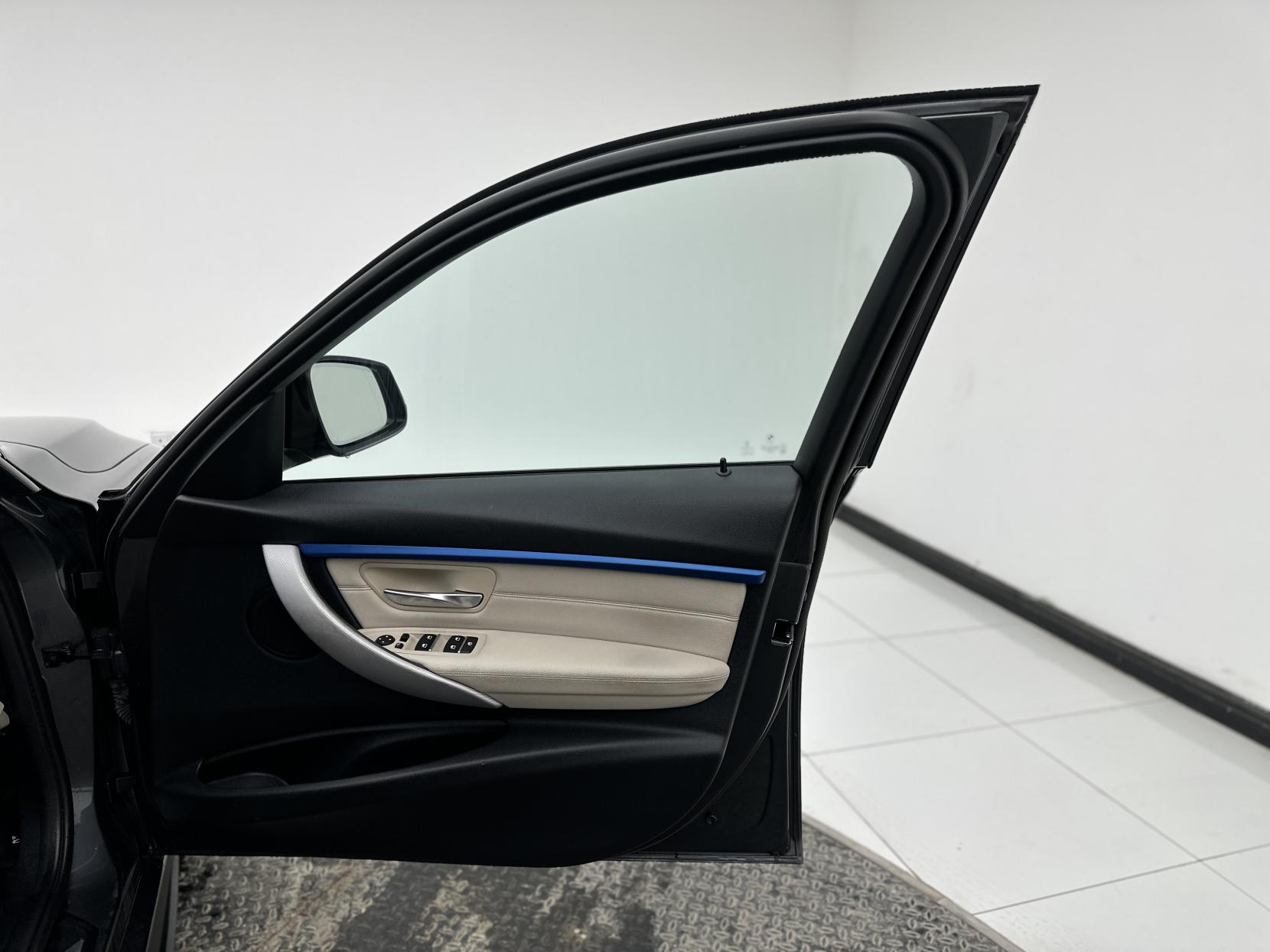 BMW 3 Series 3.0 335d M Sport Touring 5dr Diesel Auto xDrive Euro 6 (s/s) (313 ps)