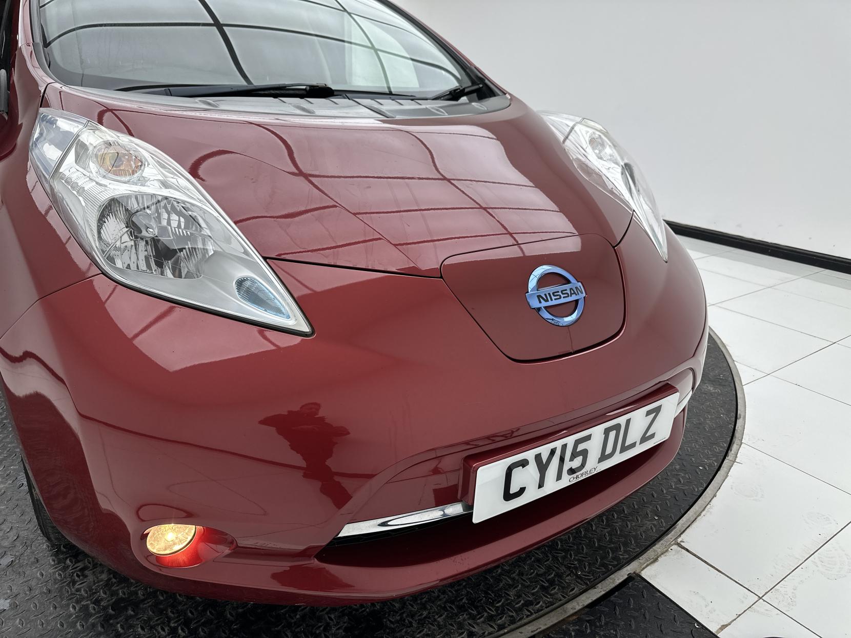 Nissan Leaf 24kWh Acenta Hatchback 5dr Electric Auto (107 bhp)