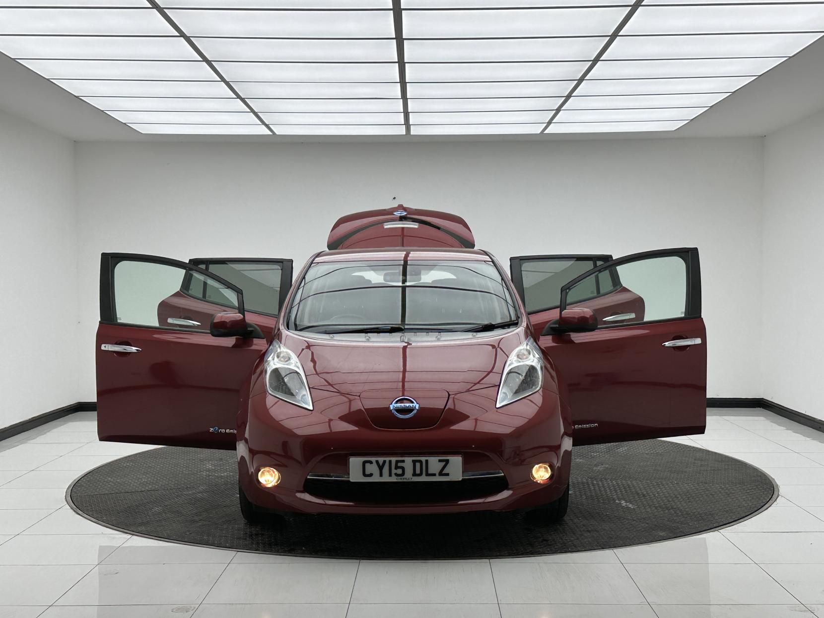 Nissan Leaf 24kWh Acenta Hatchback 5dr Electric Auto (107 bhp)