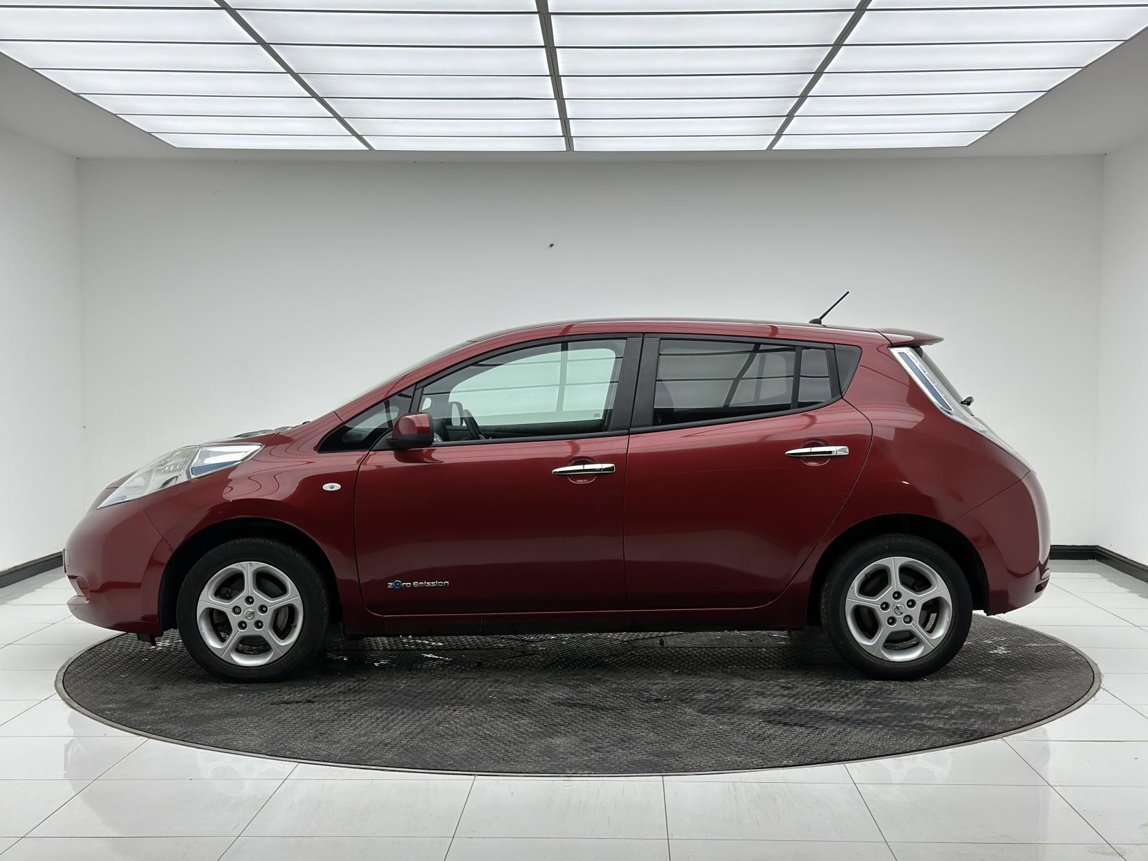 Nissan Leaf 24kWh Acenta Hatchback 5dr Electric Auto (107 bhp)