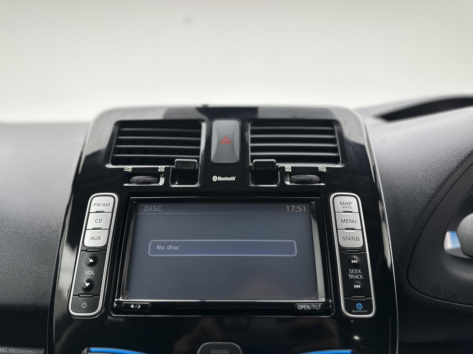 Nissan Leaf 24kWh Acenta Hatchback 5dr Electric Auto (107 bhp)