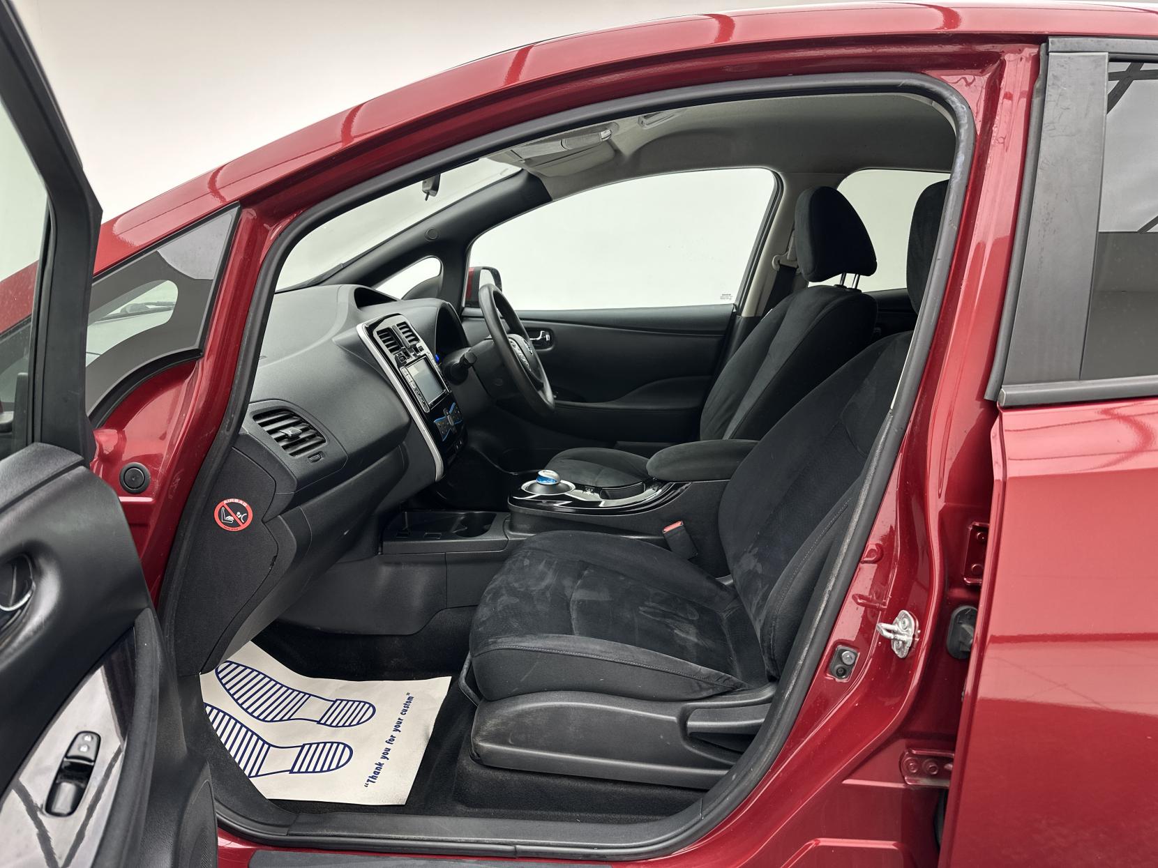 Nissan Leaf 24kWh Acenta Hatchback 5dr Electric Auto (107 bhp)